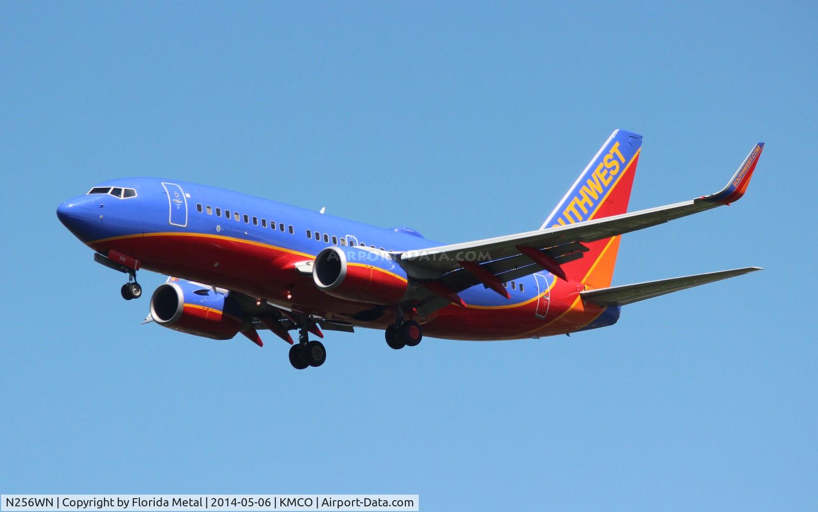 N256WN, 2006 Boeing 737-7H4 C/N 32514, SWA 737 canyon blue zx MCO 18L