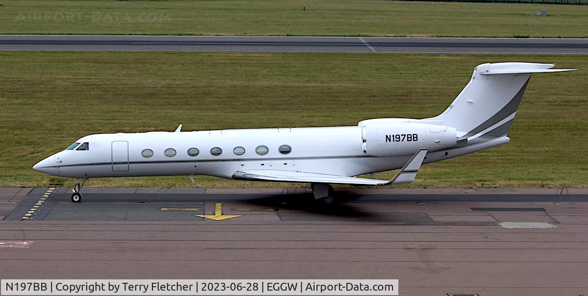 N197BB, 2014 Gulfstream Aerospace G550 C/N 5519, At Luton Airport