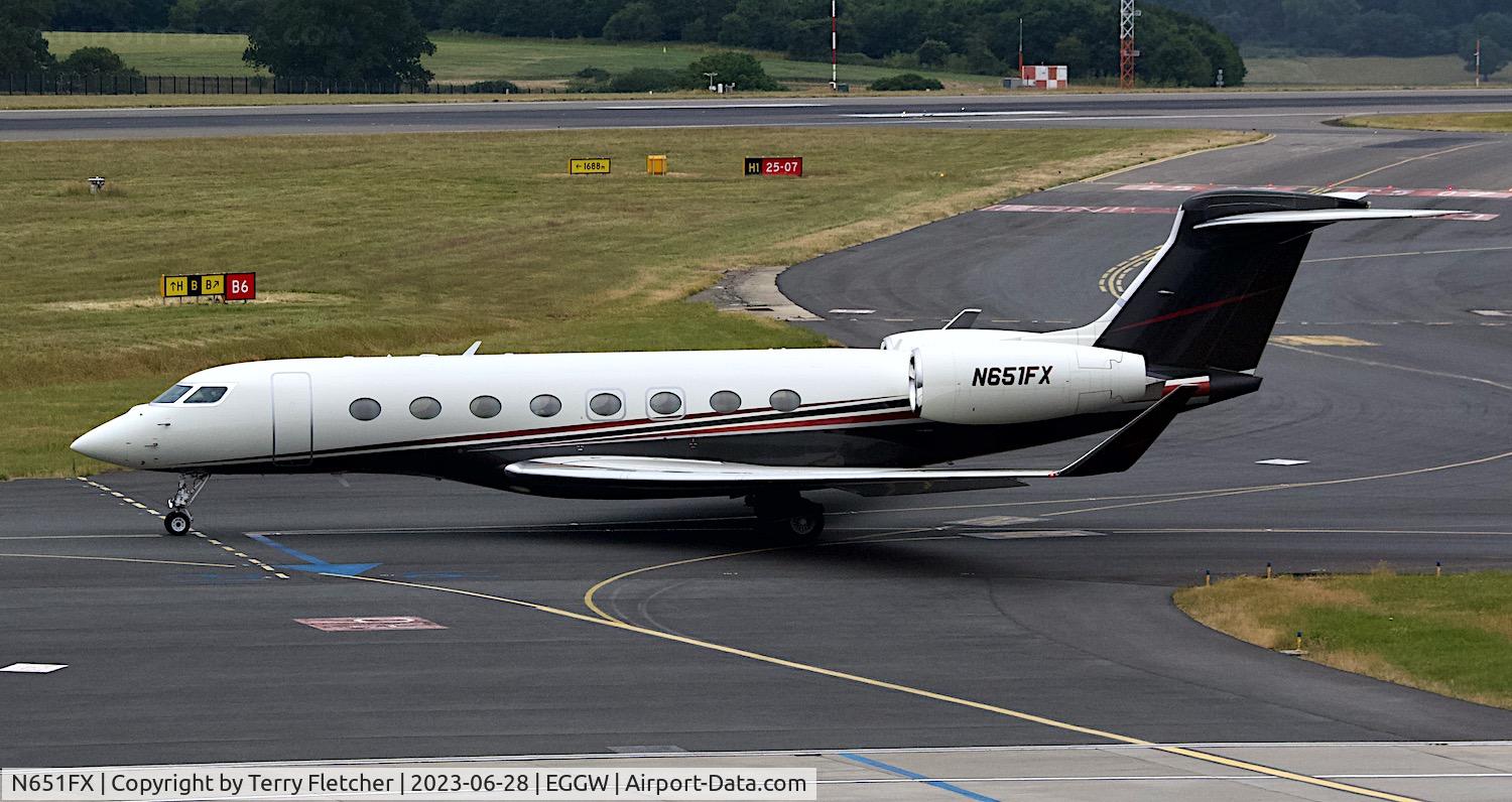 N651FX, 2011 Gulfstream Aerospace G650 (G-VI) C/N 6013, At Luton Airport