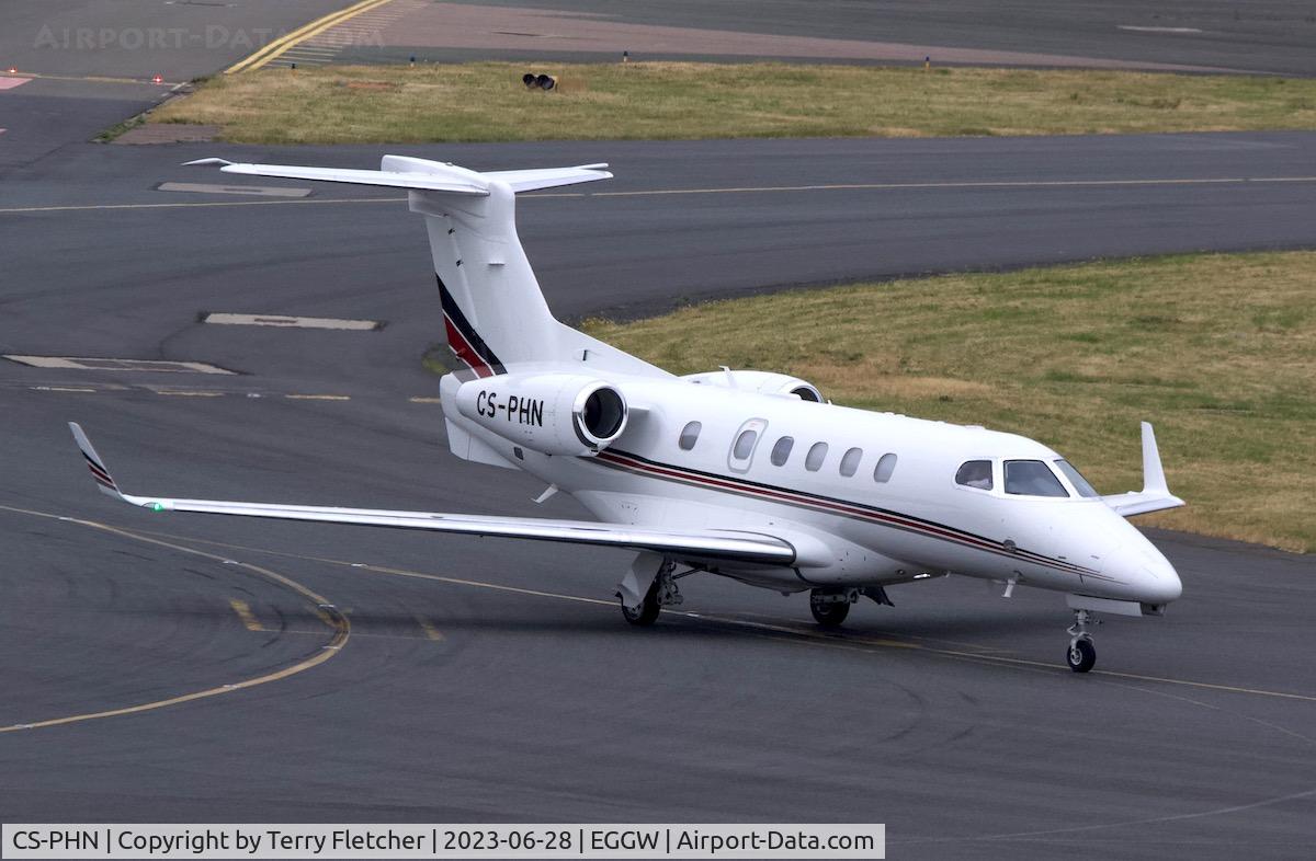 CS-PHN, 2019 Embraer EMB-505 Phenom 300 C/N 50500514, At Luton Airport