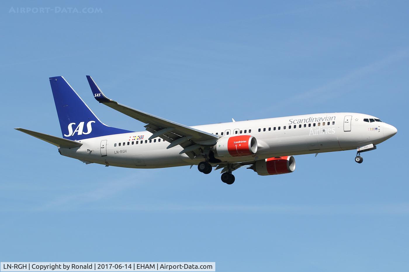 LN-RGH, 2013 Boeing 737-86N C/N 41266, at spl