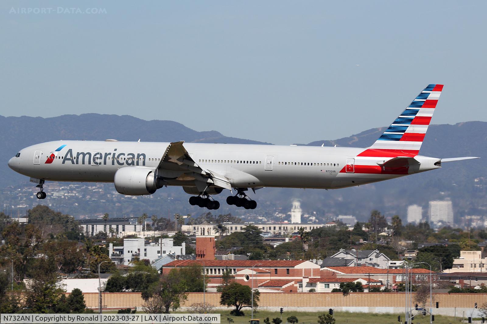 N732AN, 2014 Boeing 777-323/ER C/N 31549, at lax