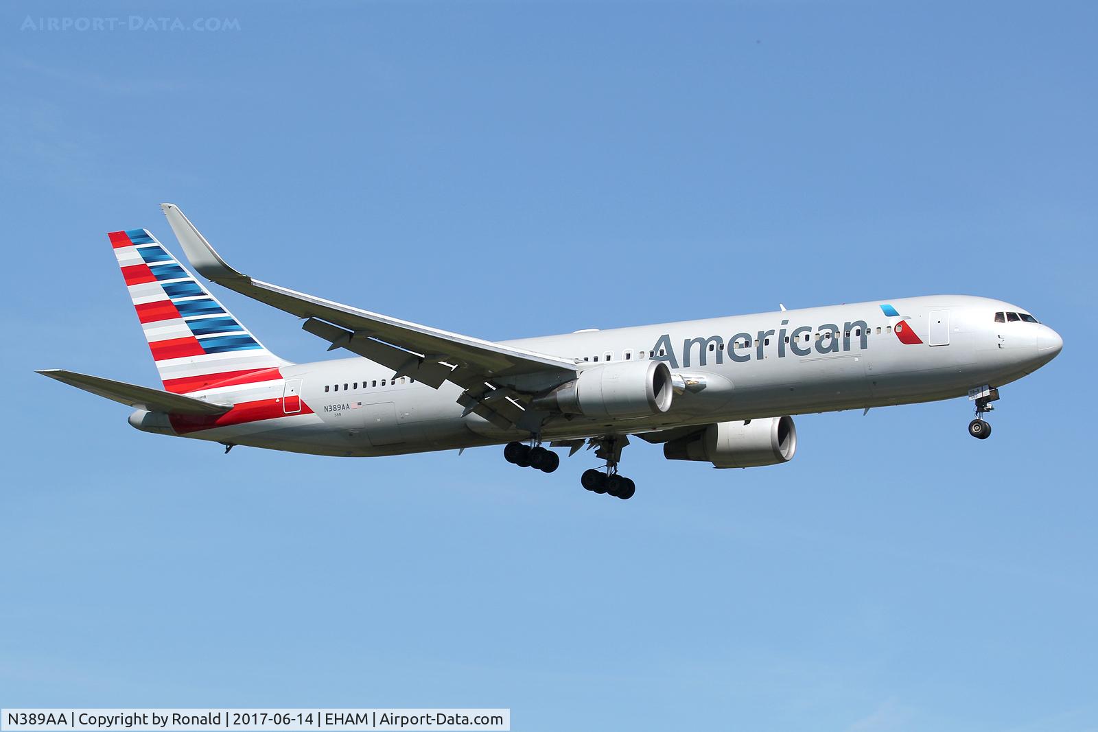 N389AA, 1994 Boeing 767-323 C/N 27449, at spl