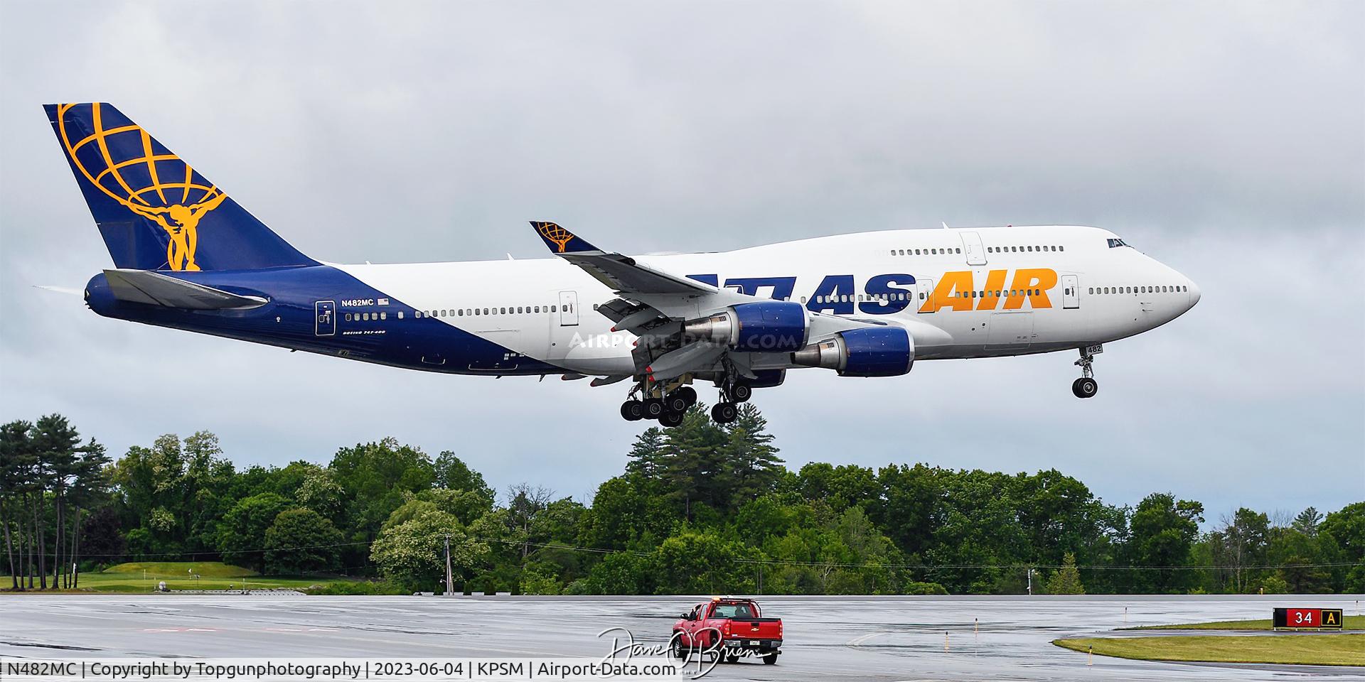 N482MC, 2001 Boeing 747-443 C/N 32340, GIANT8042