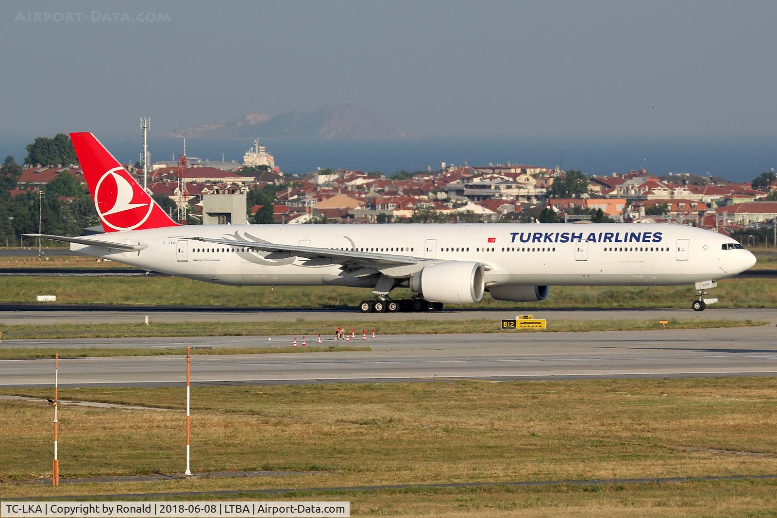 TC-LKA, 2013 Boeing 777-36N/ER C/N 41818, at ist