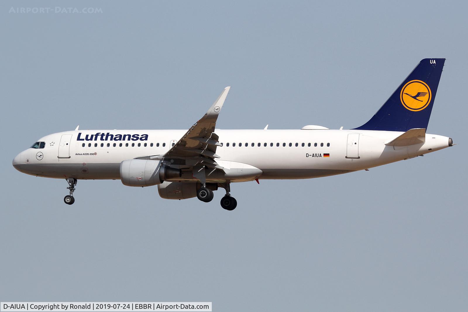 D-AIUA, 2013 Airbus A320-214 C/N 5935, at bru