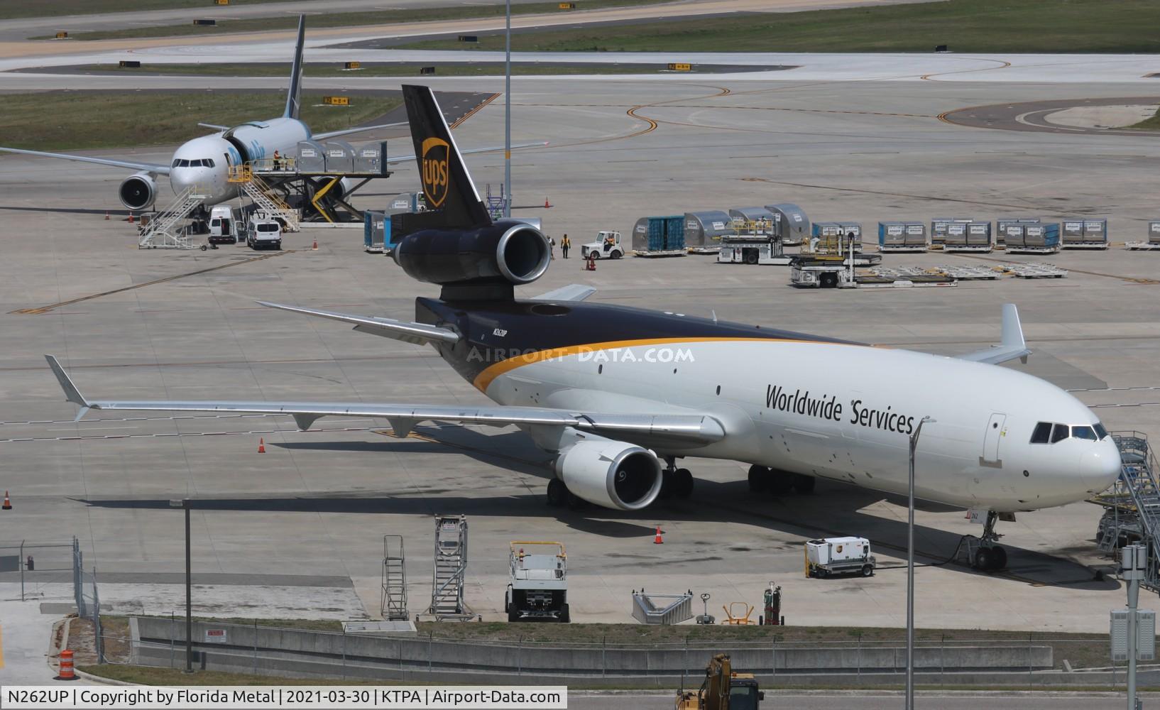 N262UP, 2001 McDonnell Douglas MD-11F C/N 48806, UPS MD-11 zx TPA parking