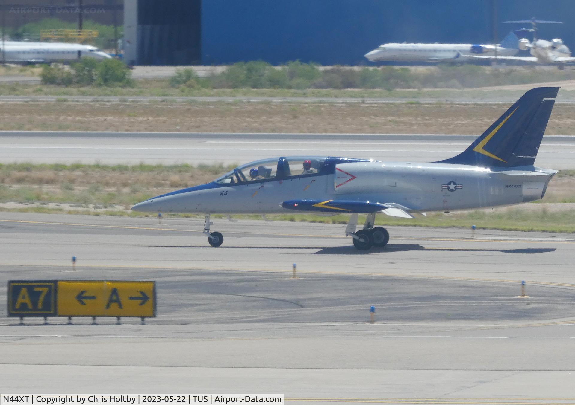 N44XT, 1978 Aero L-39ZO Albatros C/N 831123-PA, Landing at Tucson International Airport, Arizona