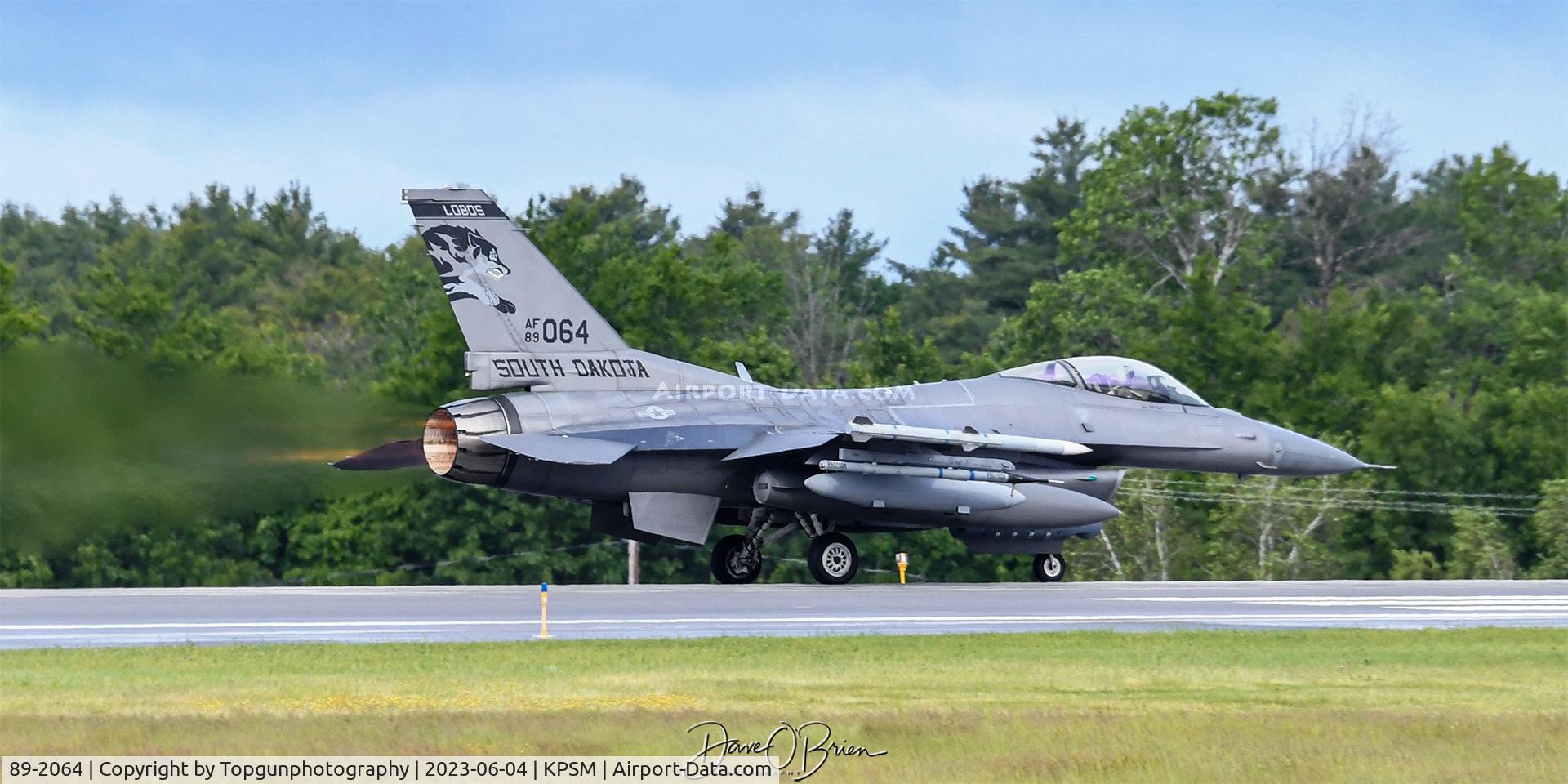 89-2064, 1989 General Dynamics F-16CM Fighting Falcon C/N 1C-217, CUBe33 Blasting out of Pease