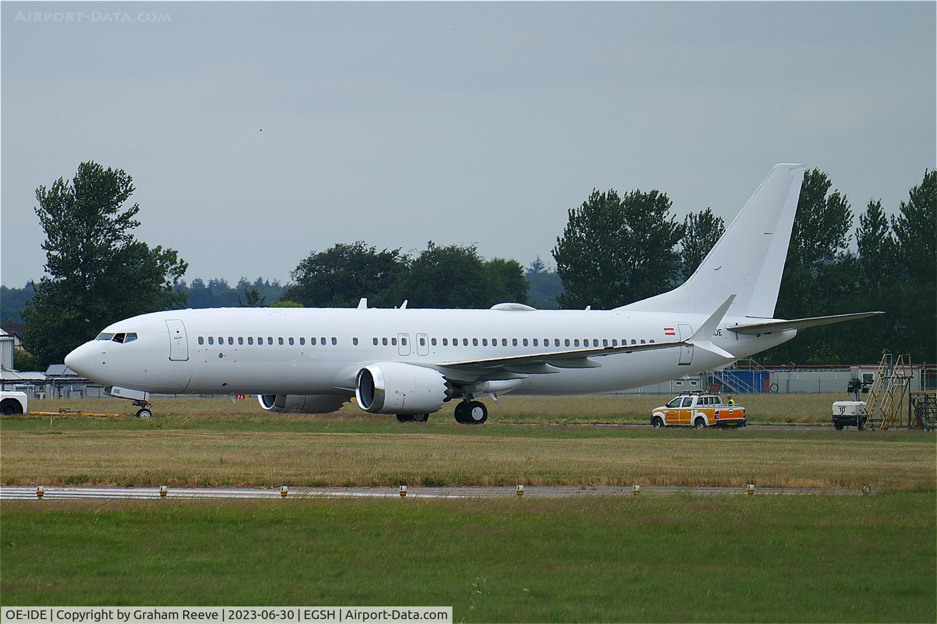 OE-IDE, 2017 Boeing 737-8 MAX C/N 42830, Under tow at Norwich.