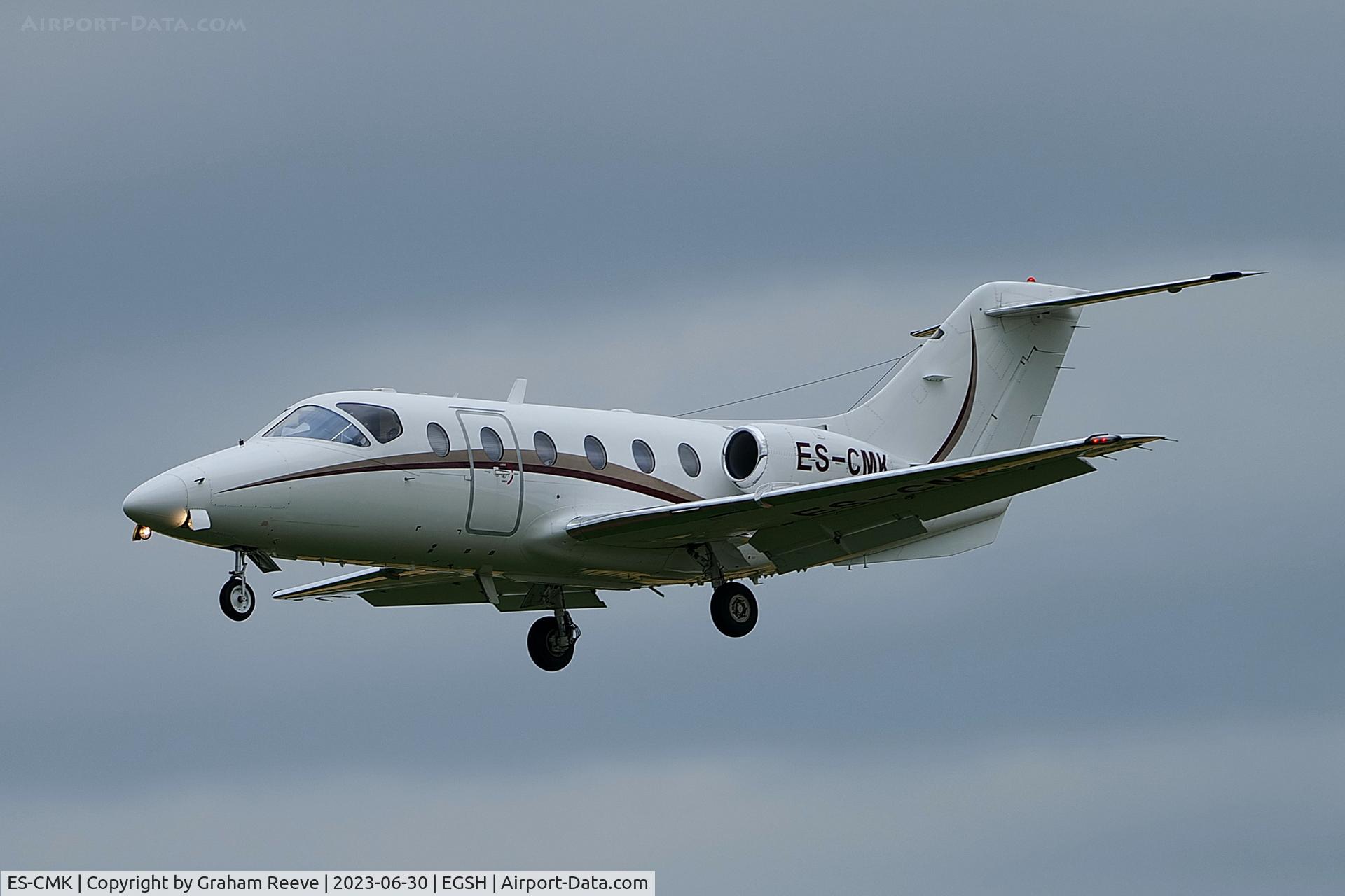 ES-CMK, 1998 Raytheon Beechjet 400A C/N RK-209, Landing at Norwich.