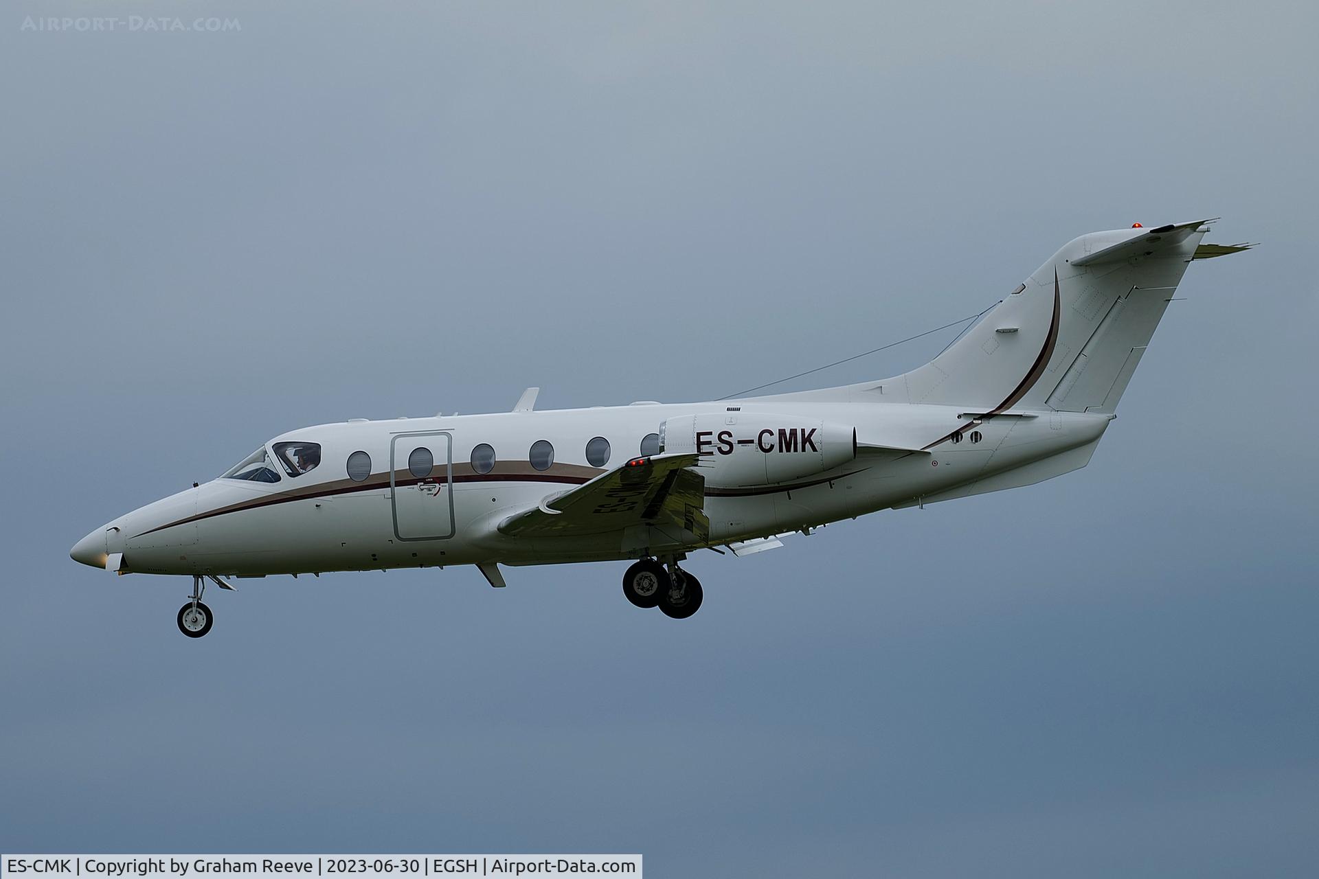 ES-CMK, 1998 Raytheon Beechjet 400A C/N RK-209, Landing at Norwich.