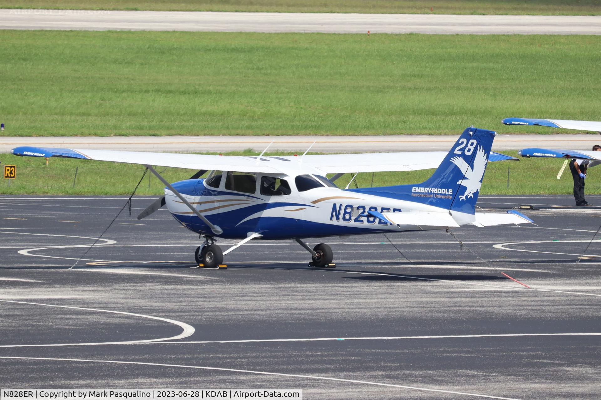 N828ER, 2022 Cessna 172S C/N 172S12833, Cessna 172S