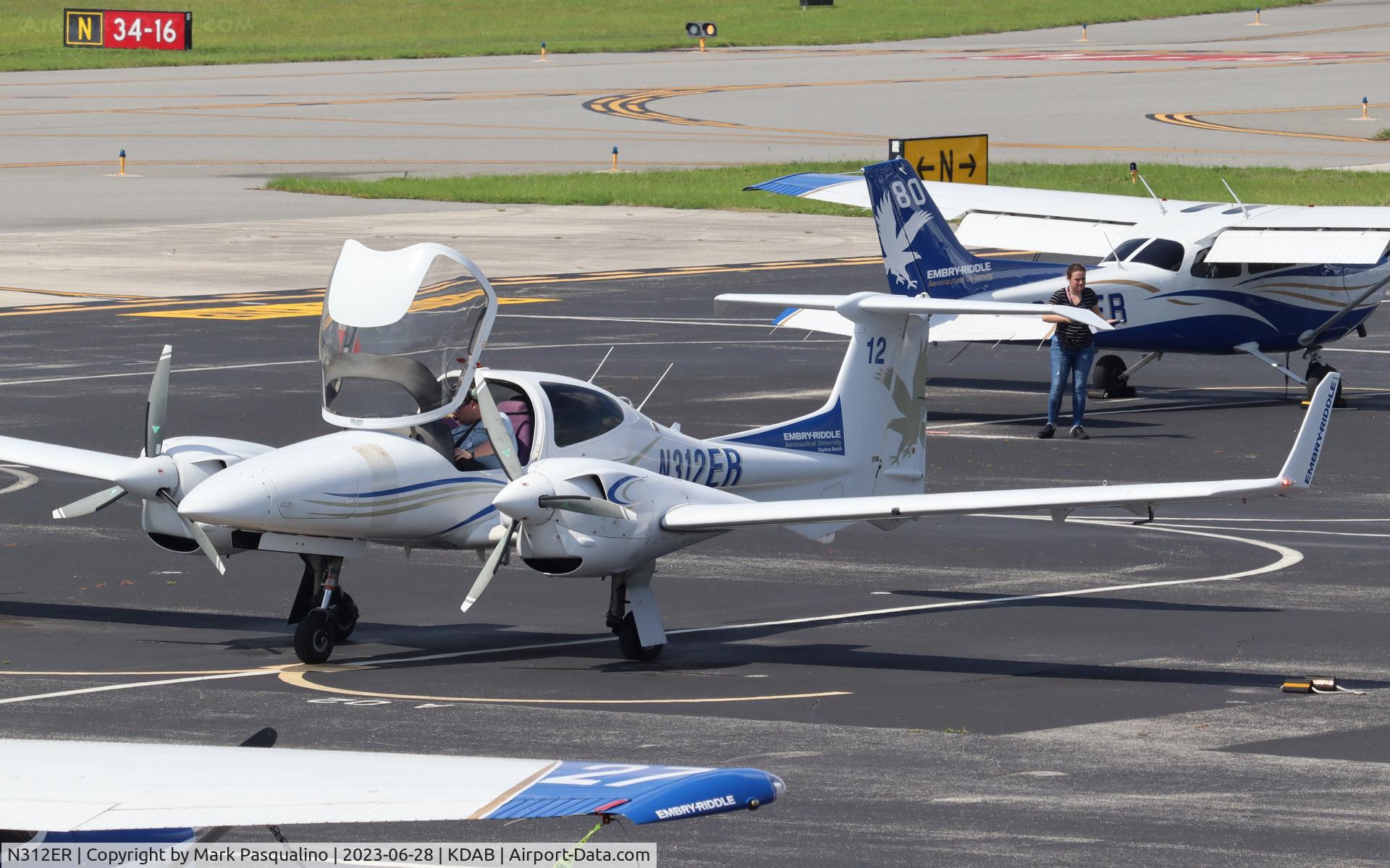 N312ER, 2016 Diamond DA-42-NG Twin Star Twin Star C/N 42.N213, Diamond DA-42-NG