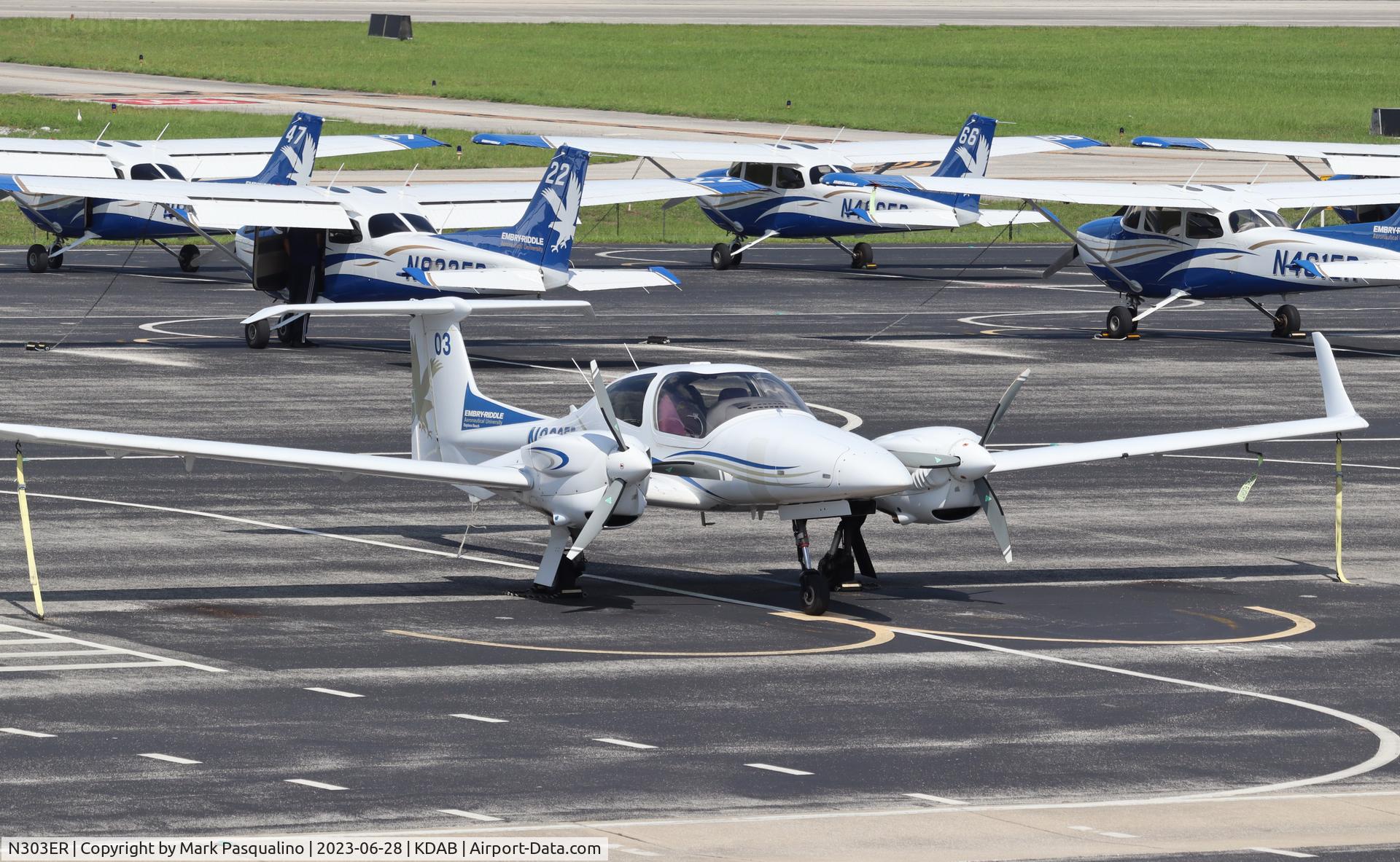 N303ER, 2016 Diamond DA-42 NG Twin Star C/N 42.N202, Diamond DA-42 NG
