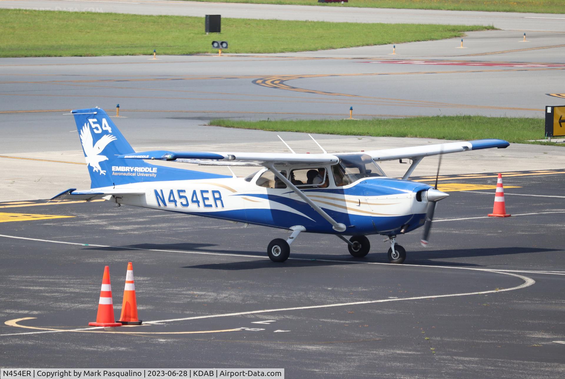 N454ER, 2015 Cessna 172S C/N 172S11588, Cessna 172S