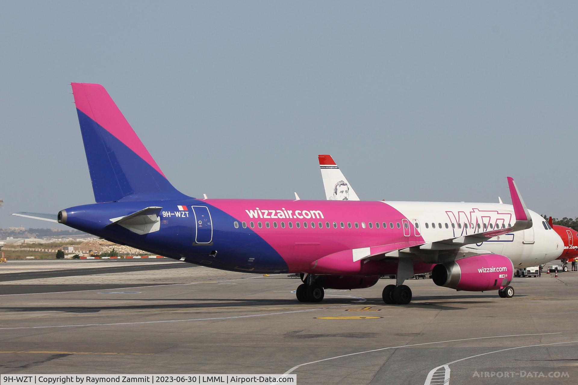 9H-WZT, 2014 Airbus A320-232 C/N 6077, A320 9H-WZT Wizzair Malta