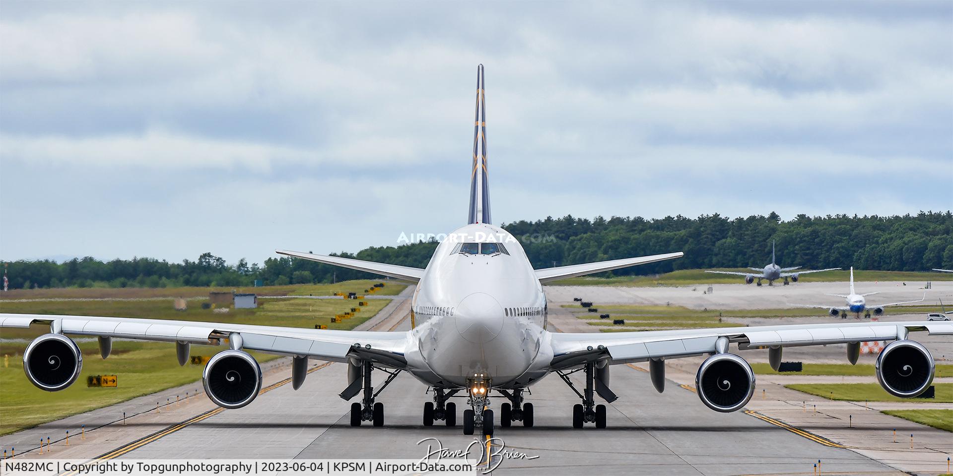 N482MC, 2001 Boeing 747-443 C/N 32340, GIANT8042