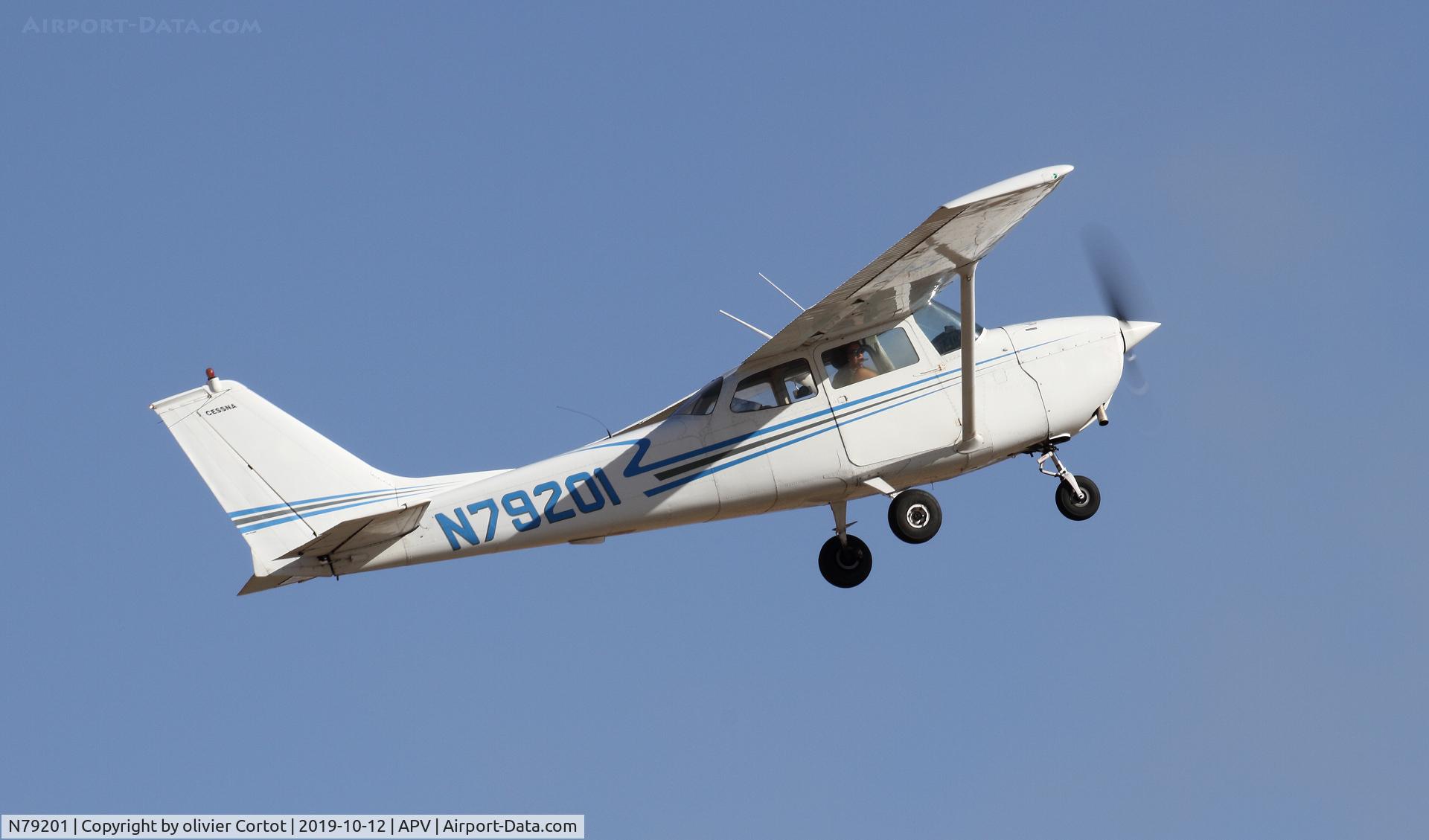 N79201, 1969 Cessna 172K Skyhawk C/N 17257955, Apple Valley airshow 2019