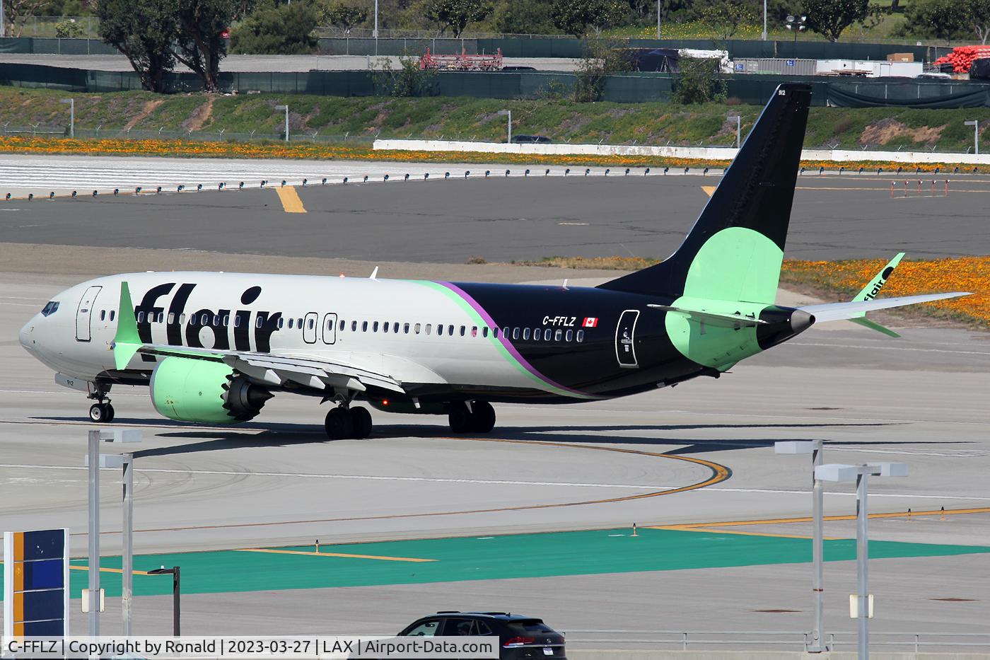 C-FFLZ, 2022 Boeing 737-8 C/N 64946, at lax