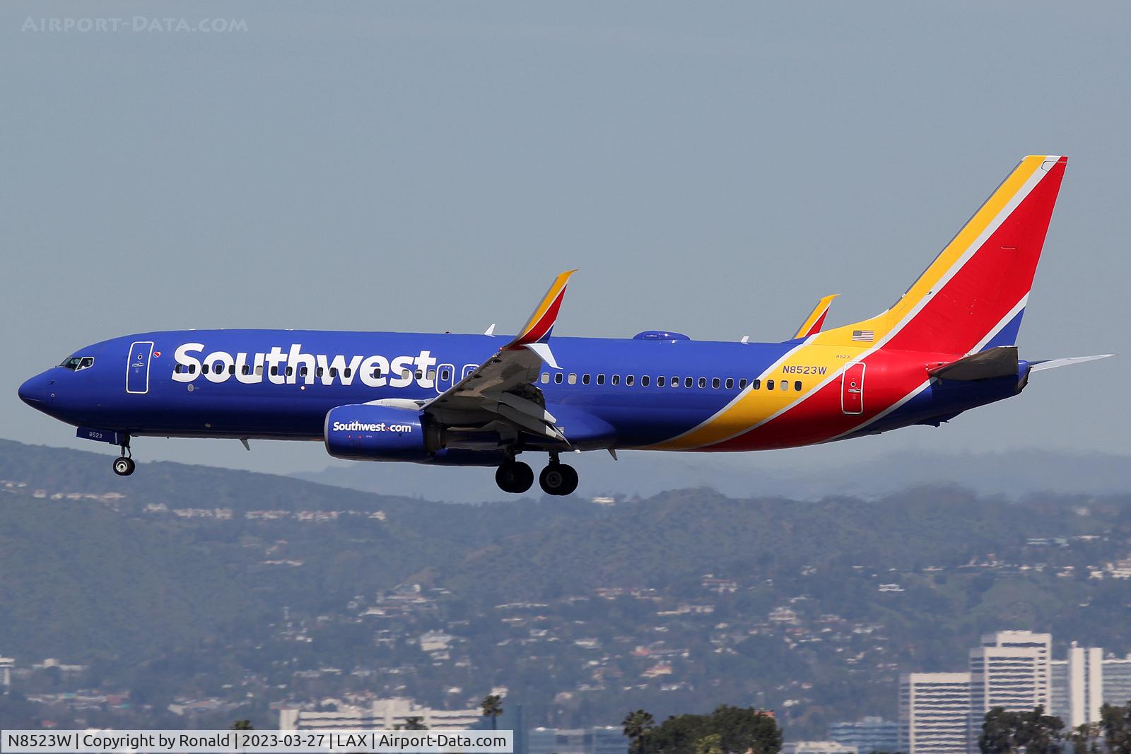 N8523W, 2017 Boeing 737-8H4 C/N 36969, at lax