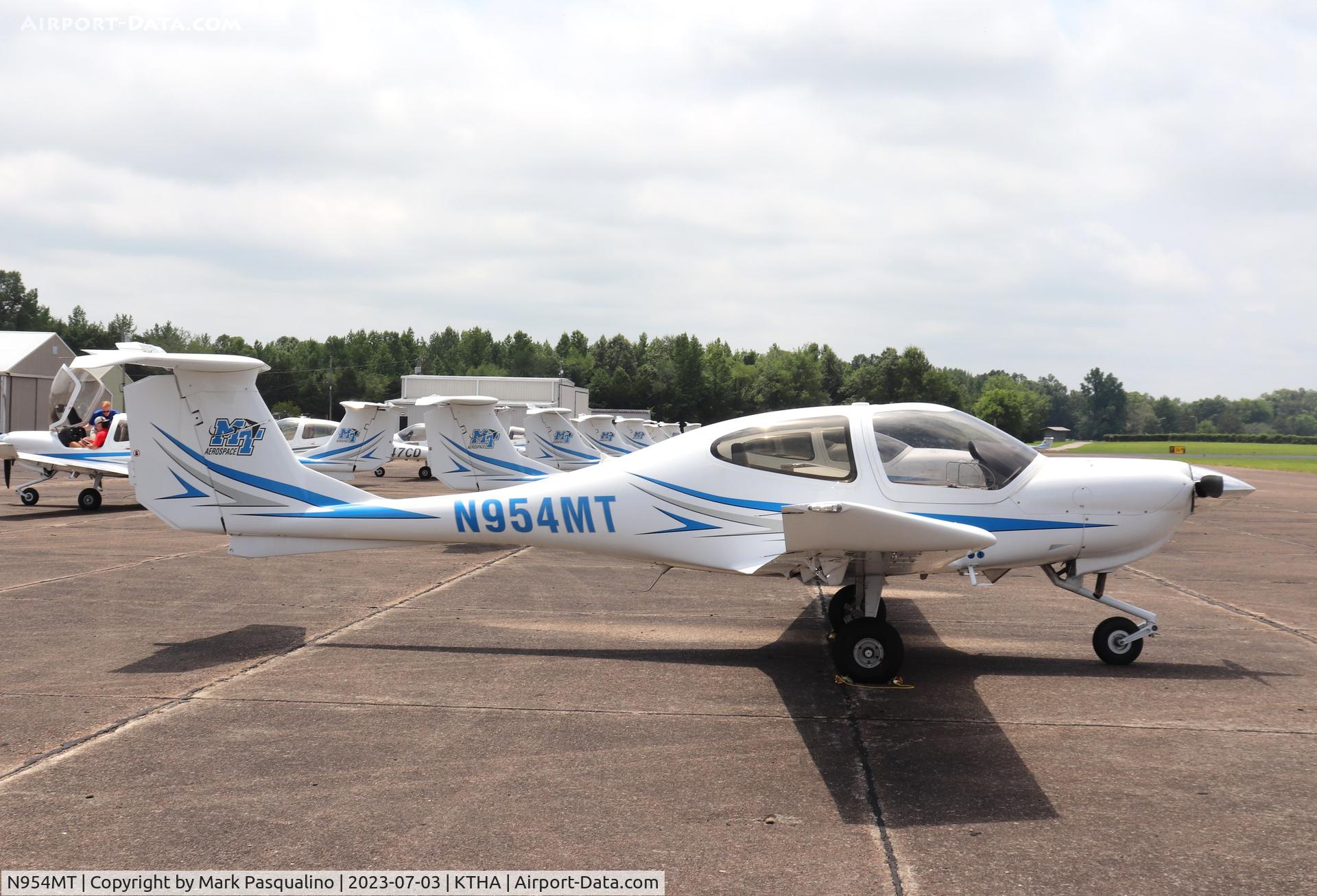 N954MT, 2022 Diamond DA-40 Diamond Star C/N 40.1235, Diamond DA-40