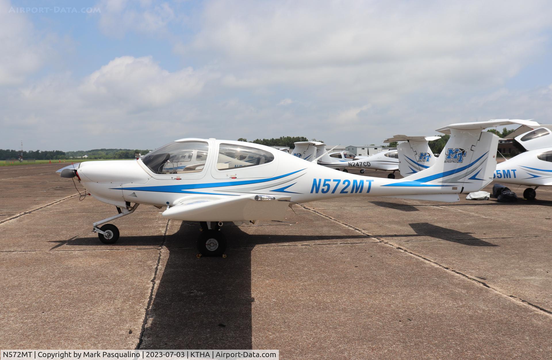 N572MT, 2005 Diamond DA-40 Diamond Star C/N 40.577, Diamond DA-40