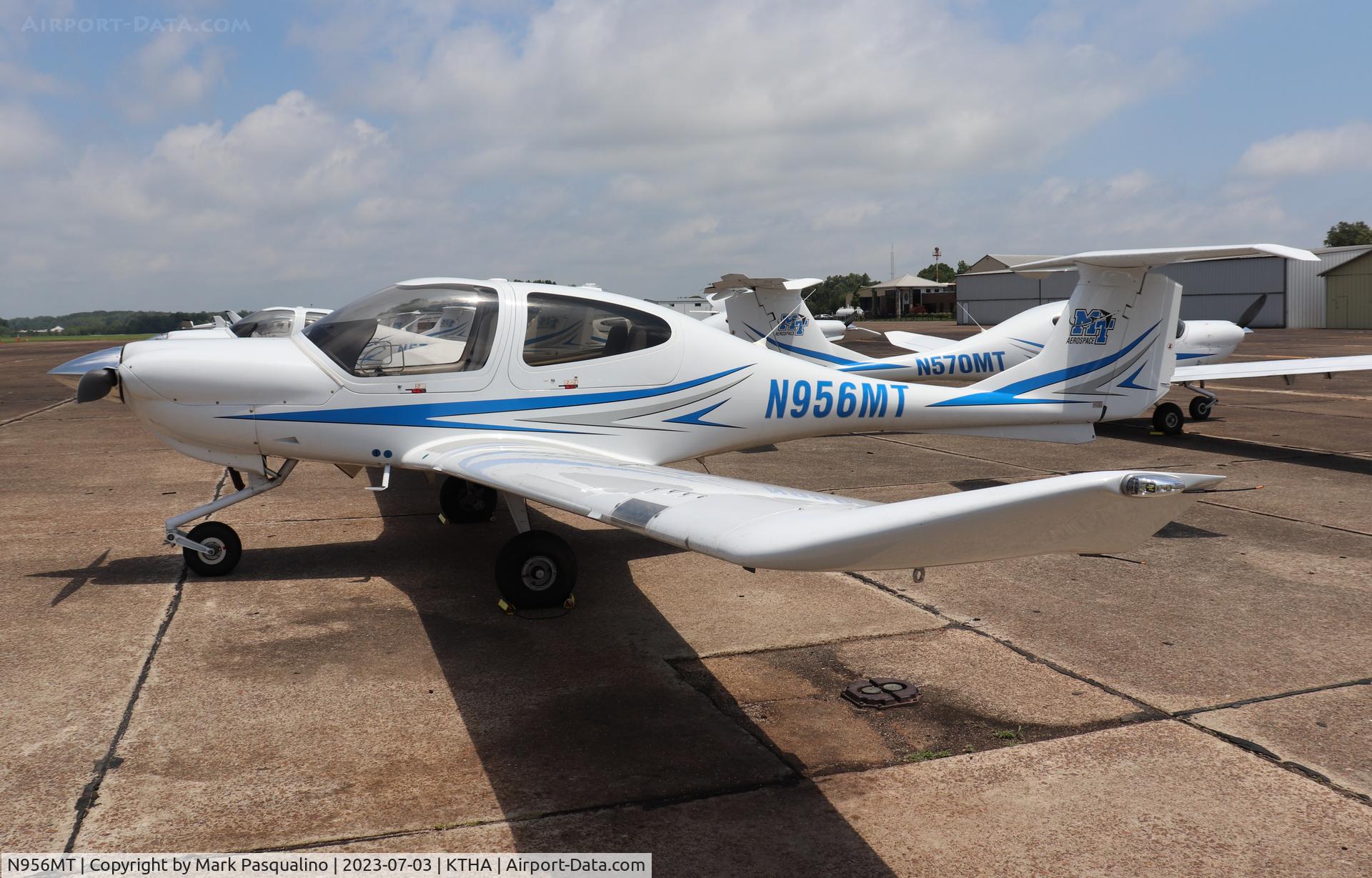 N956MT, 2022 Diamond DA-40 Diamond Star C/N 40.1237, Diamond DA-40
