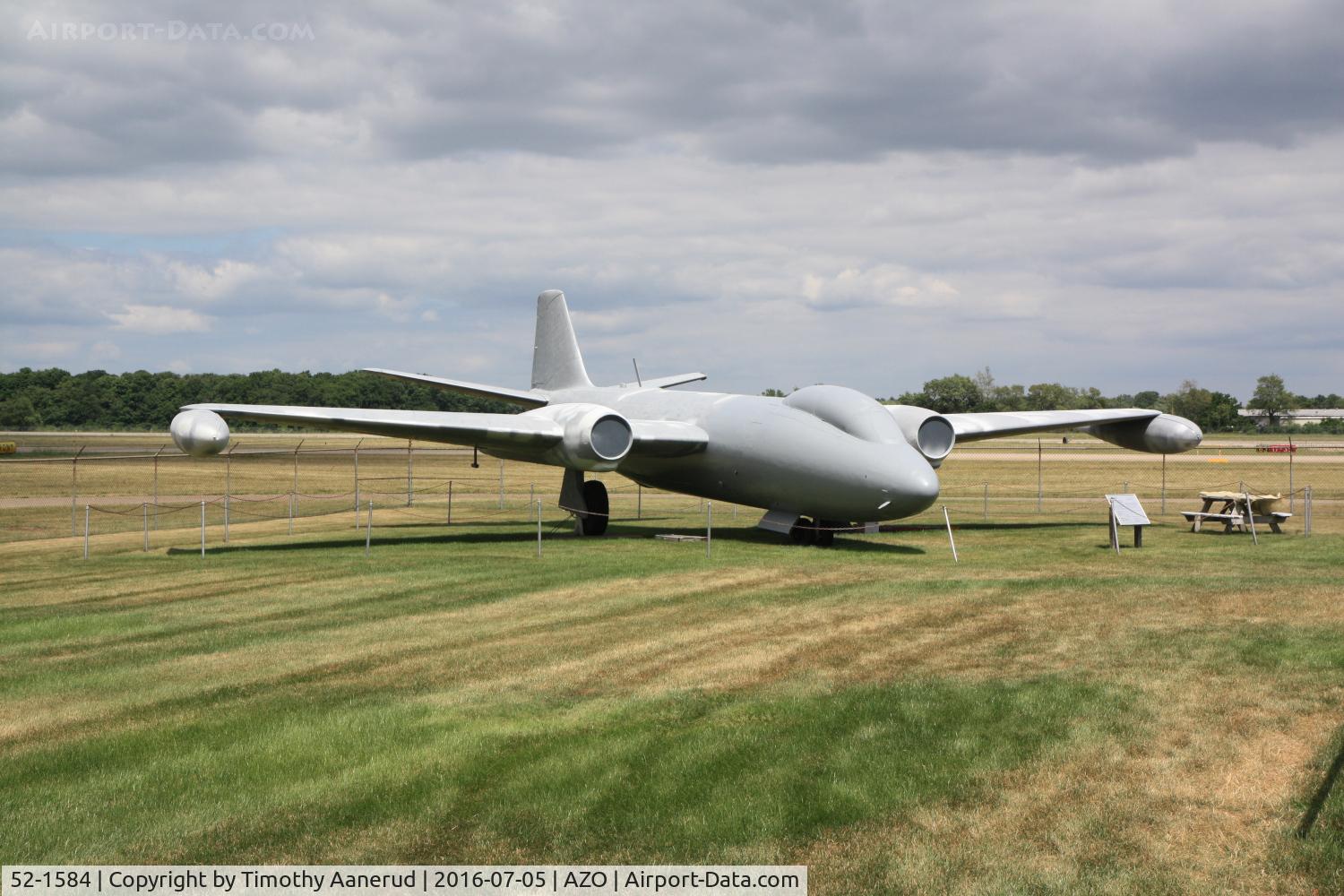 52-1584, 1952 Martin B-57B-MA Canberra C/N 174, 1952 Martin B-57B-MA Canberra, c/n: 174, 52-1584