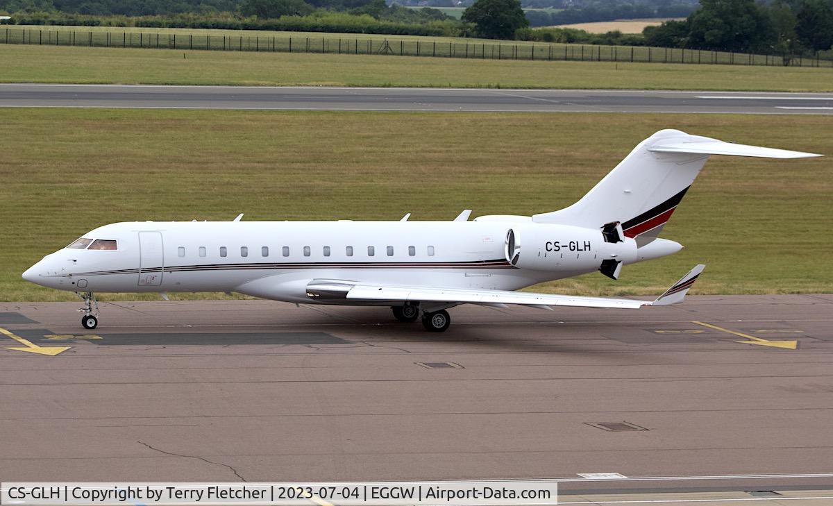 CS-GLH, 2017 Bombardier BD-700-1A10 Global 6000 C/N 9816, At Luton Airport