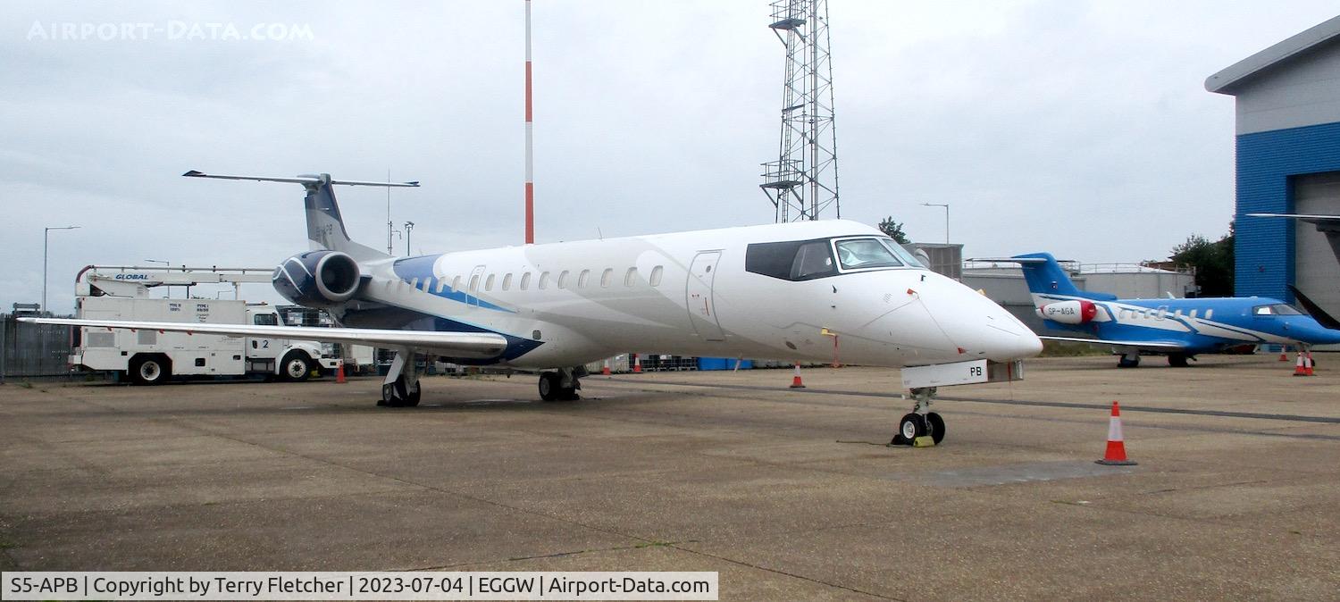 S5-APB, 1999 Embraer ERJ-145EP (EMB-145EP) C/N 145118, At Luton Airport