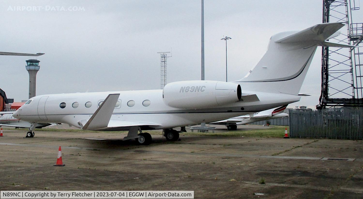 N89NC, 2004 Dassault Falcon 50 C/N 337, At Luton Airport
