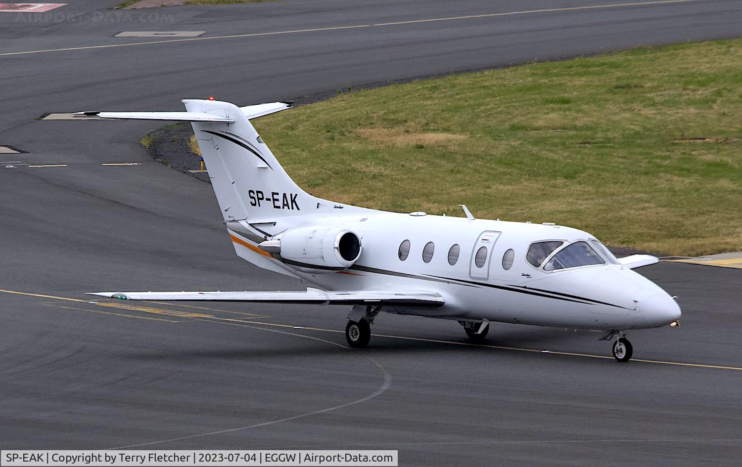 SP-EAK, 2007 Raytheon Hawker  400XP C/N RK-533, At Luton Airport