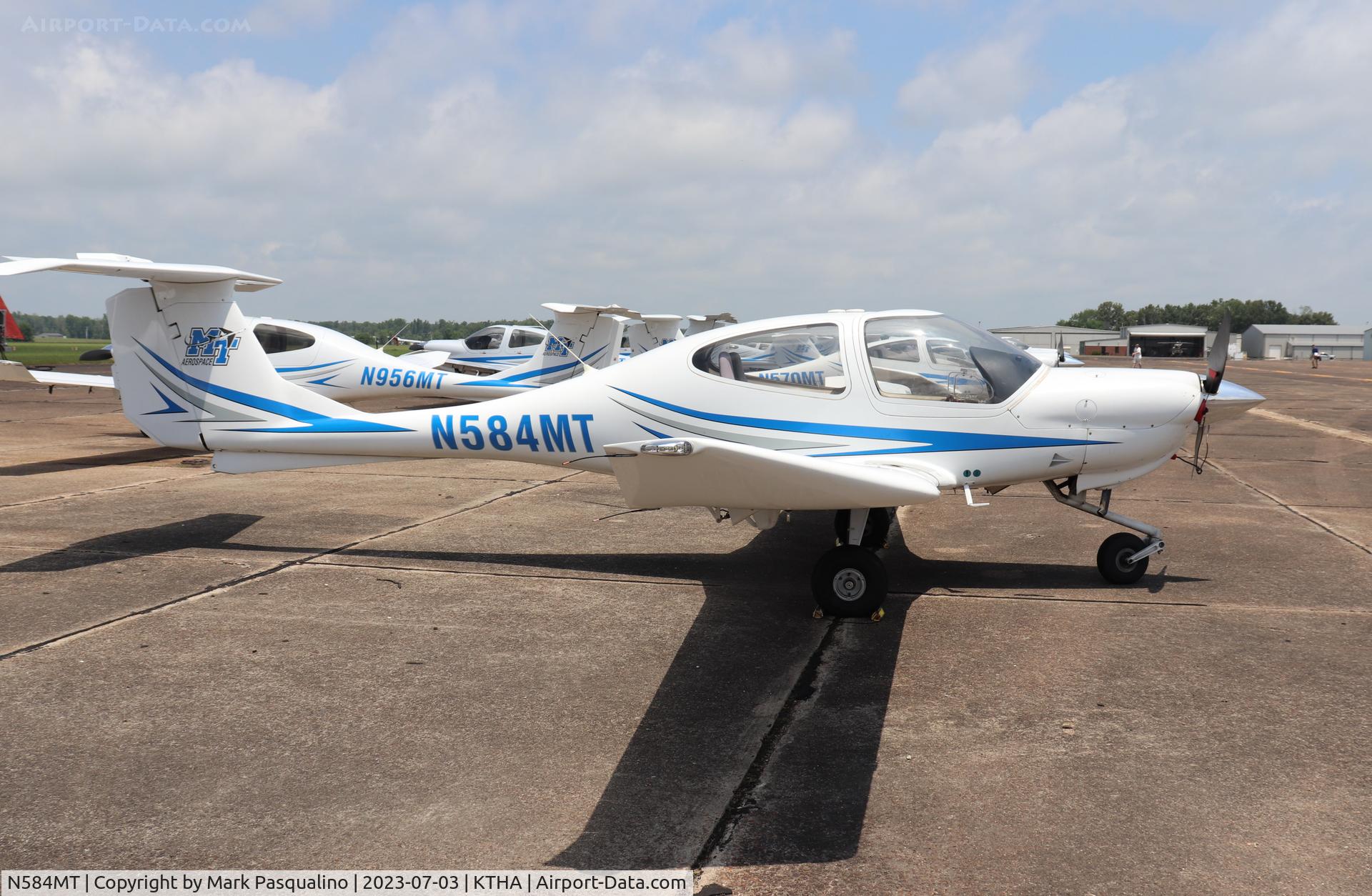 N584MT, 2008 Diamond DA-40 Diamond Star C/N 40.952, Diamond DA-40