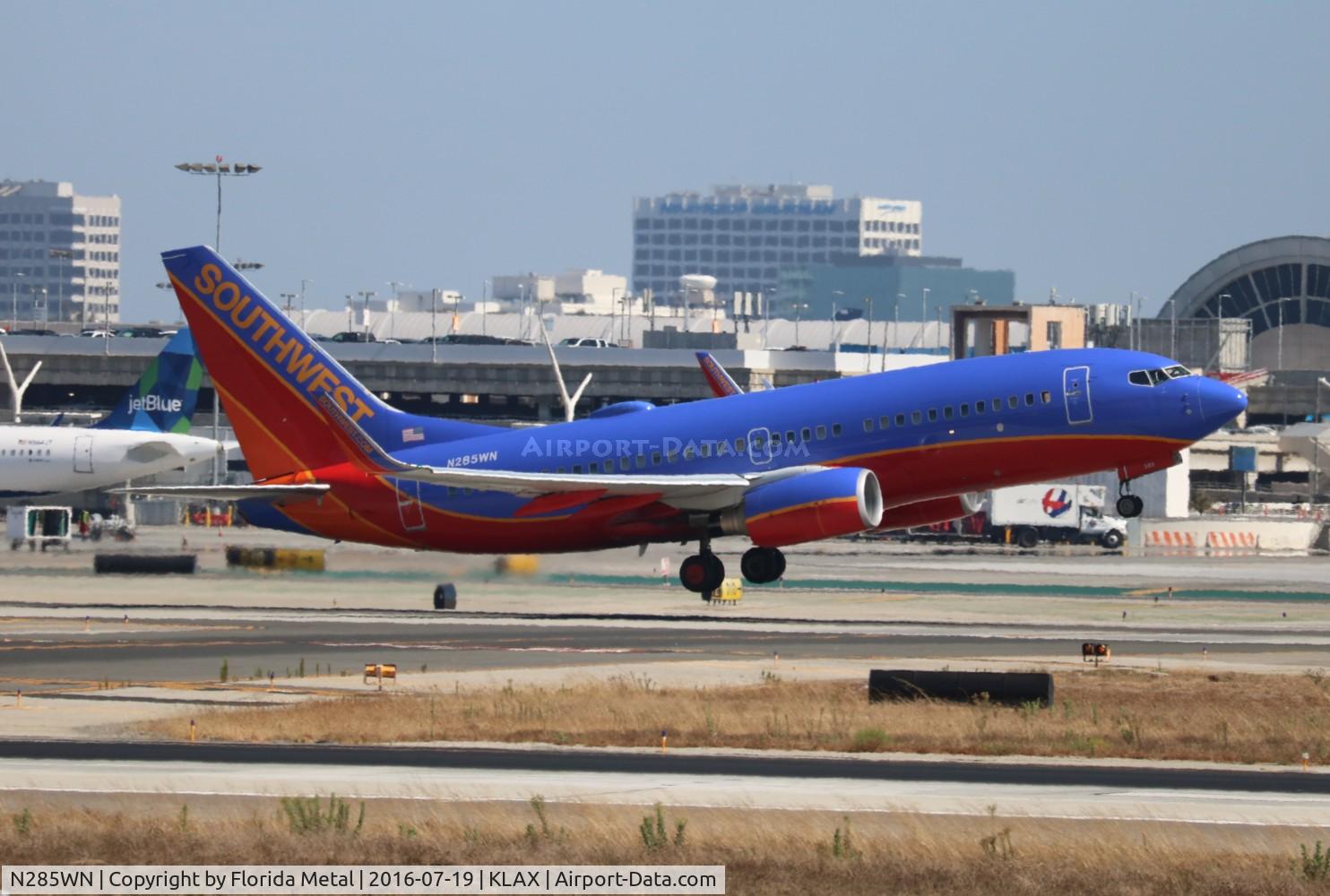 N285WN, 2007 Boeing 737-7H4 C/N 32536, SWA 737 canyon blue zx
