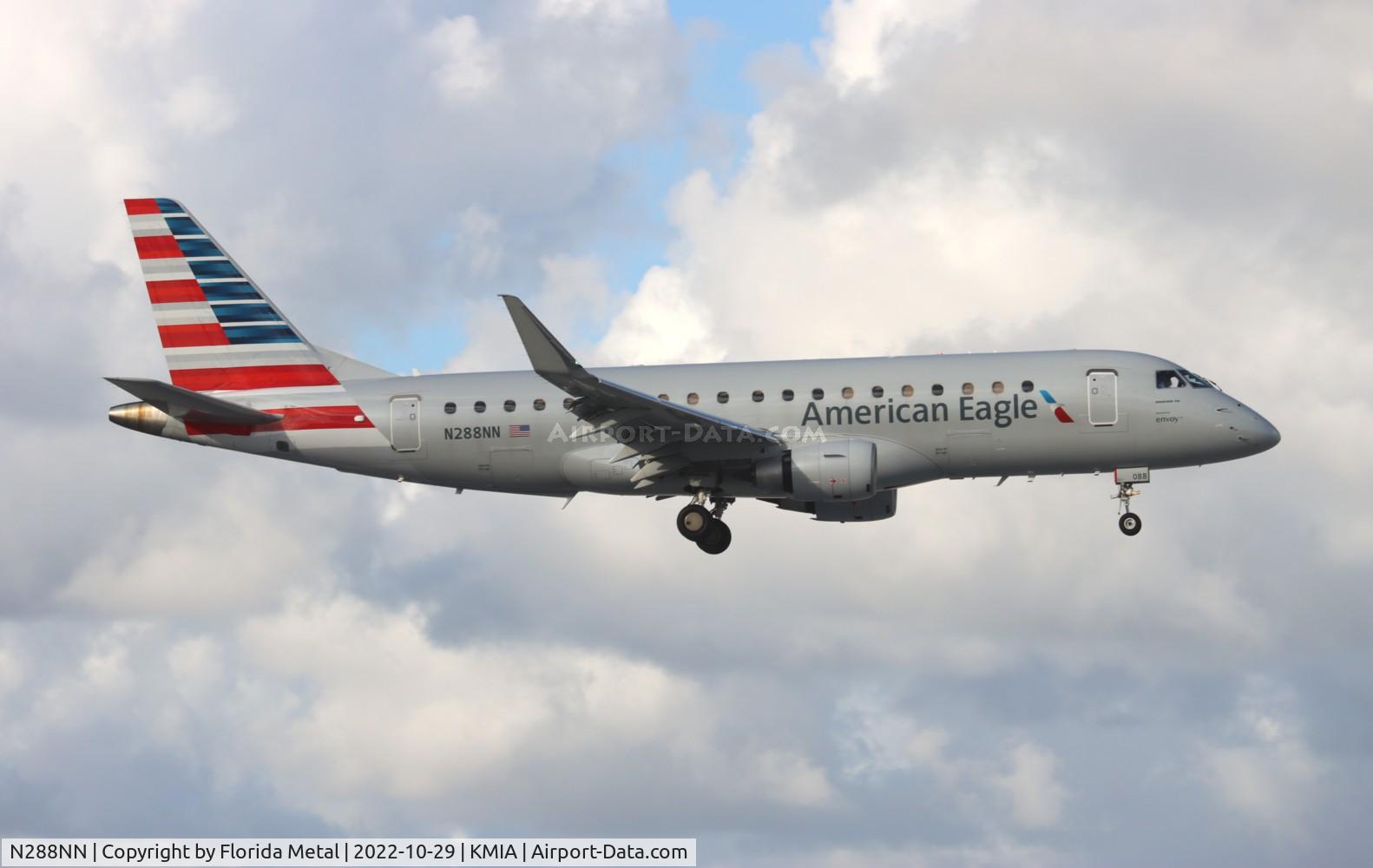 N288NN, 2019 Embraer ERJ 170-200 LR C/N 17000829, Envoy/Eagle E175 zx MIA rwy 9