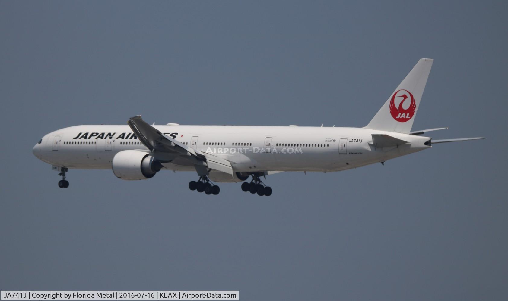 JA741J, 2009 Boeing 777-346/ER C/N 36128, JAL 773 zx north side from NRT