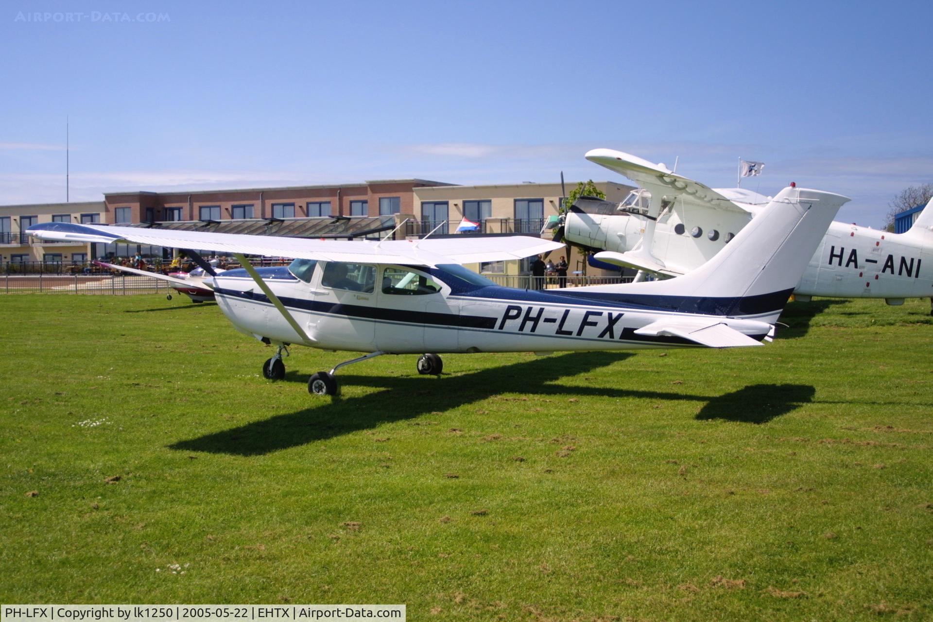 PH-LFX, 1981 Cessna R182 Skylane RG C/N R18201823, At a Fly-in at Texel Airport in 2005