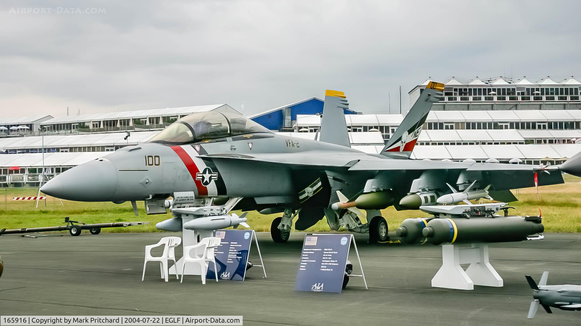 165916, Boeing F/A-18F Super Hornet C/N F062, Farnborough 2004
