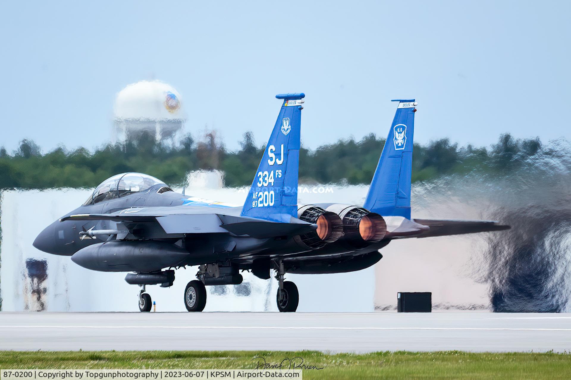 87-0200, 1988 McDonnell Douglas F-15E Strike Eagle C/N 1065/E040, COWBOYS62 taking off