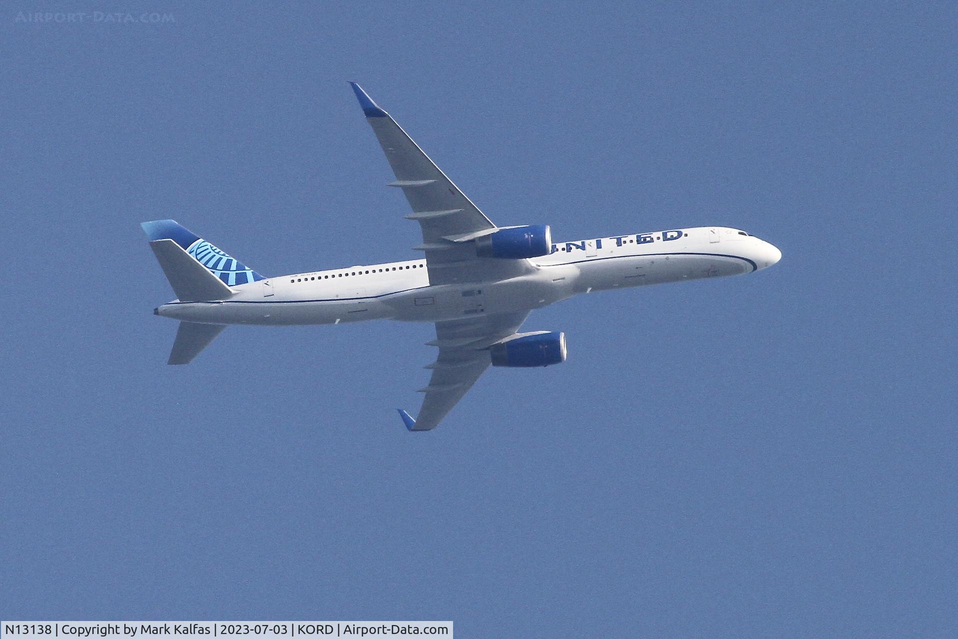 N13138, 1999 Boeing 757-224 C/N 30351, United Airlines B752 N13138 UA2487 IAD-ORD
