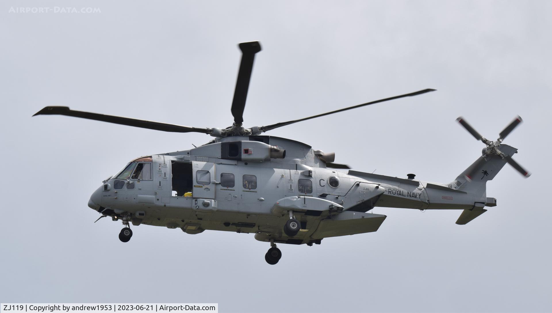 ZJ119, AgustaWestland EH-101 Merlin HC3 (Mk411) C/N 50075/RAF03, ZJ119 over the Bristol Channel.