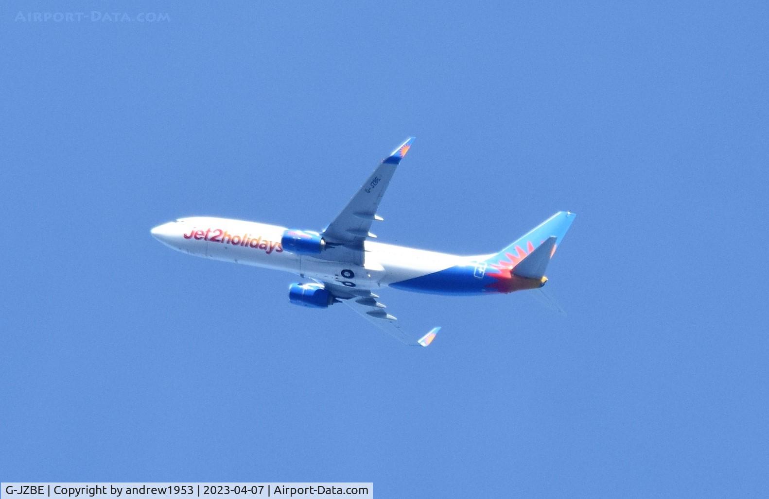 G-JZBE, 2017 Boeing 737-8MG C/N 63161, G-JZBE over the Bristol Channel.