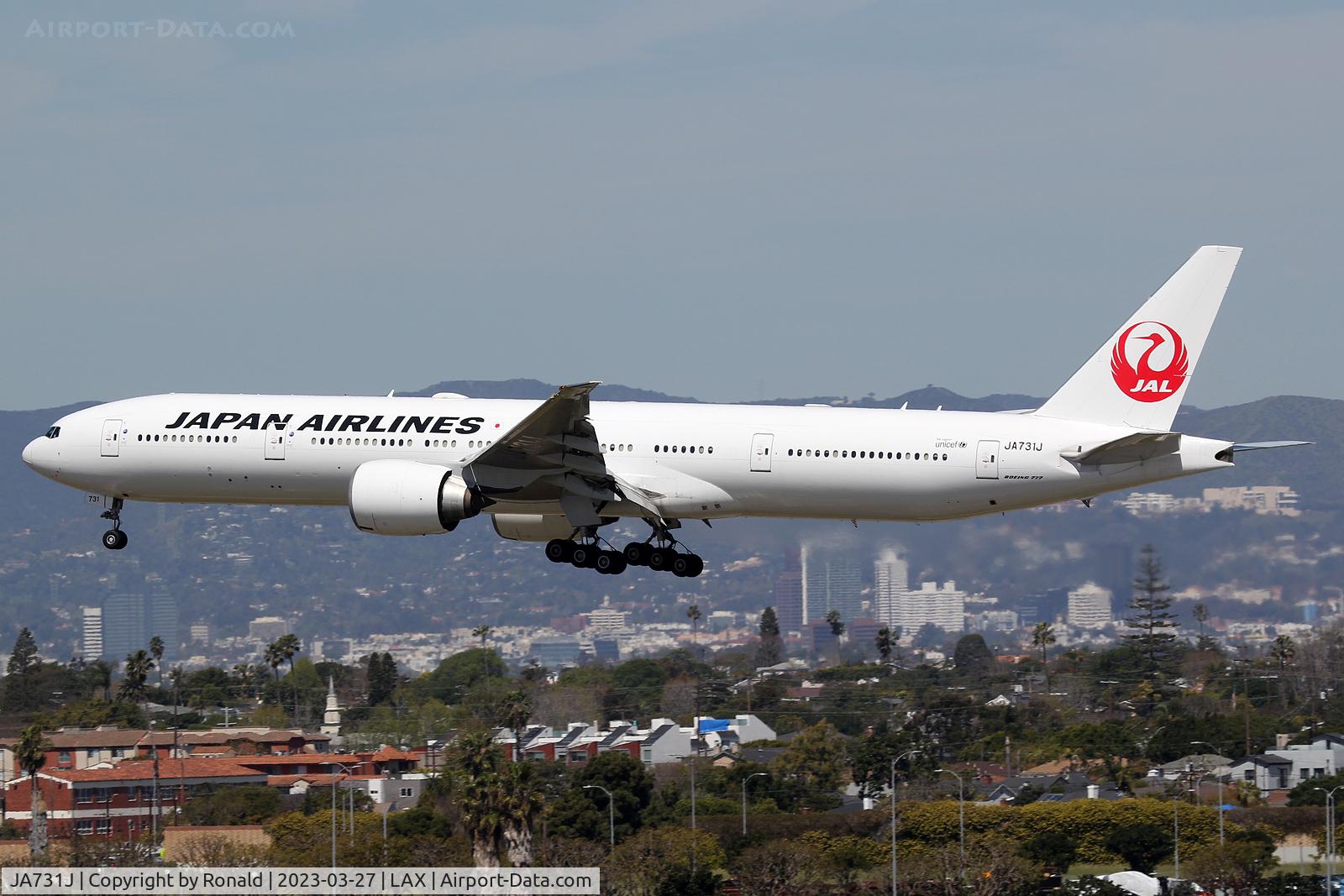 JA731J, 2003 Boeing 777-346/ER C/N 32431, at lax