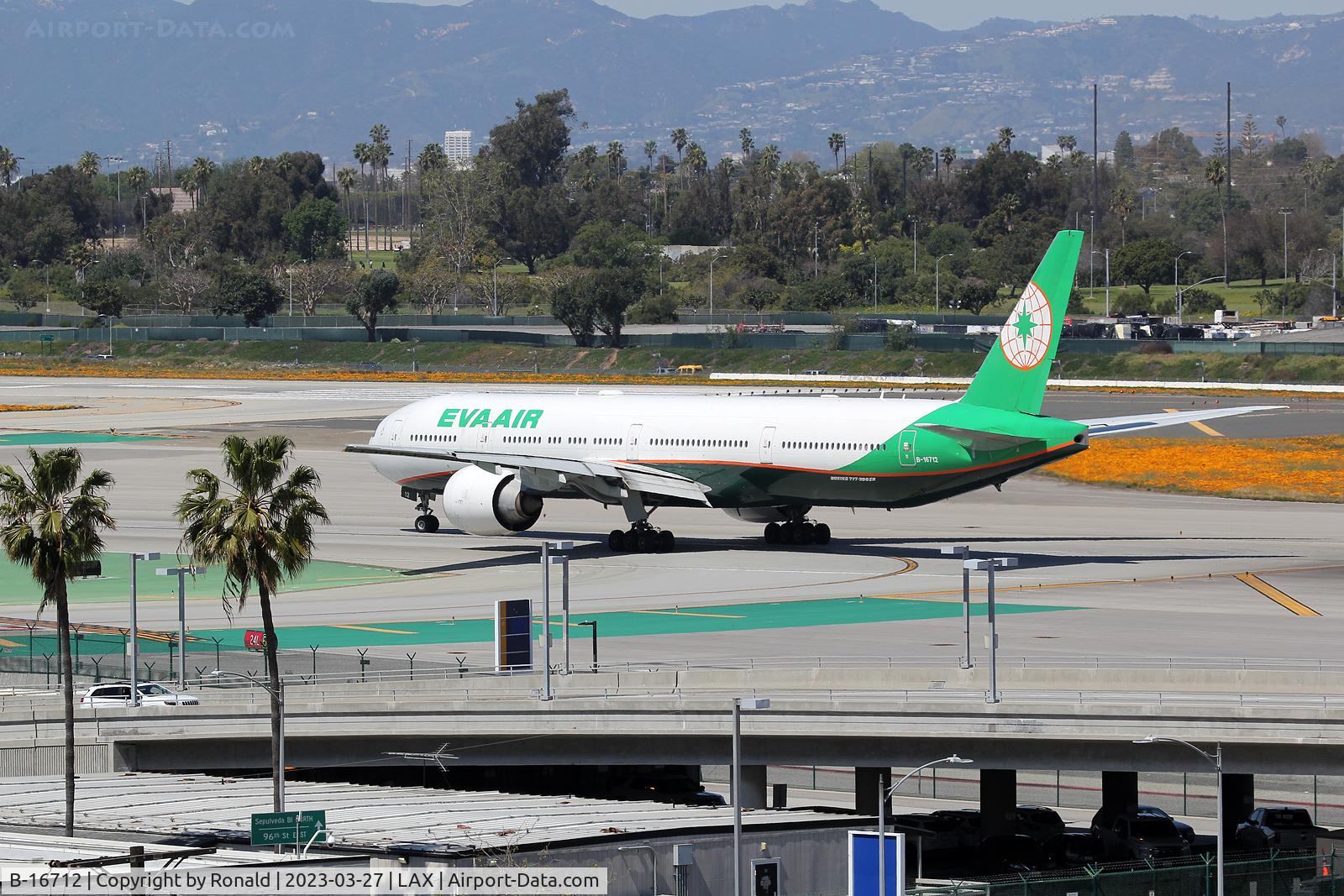 B-16712, 2008 Boeing 777-35E/ER C/N 33755, at lax