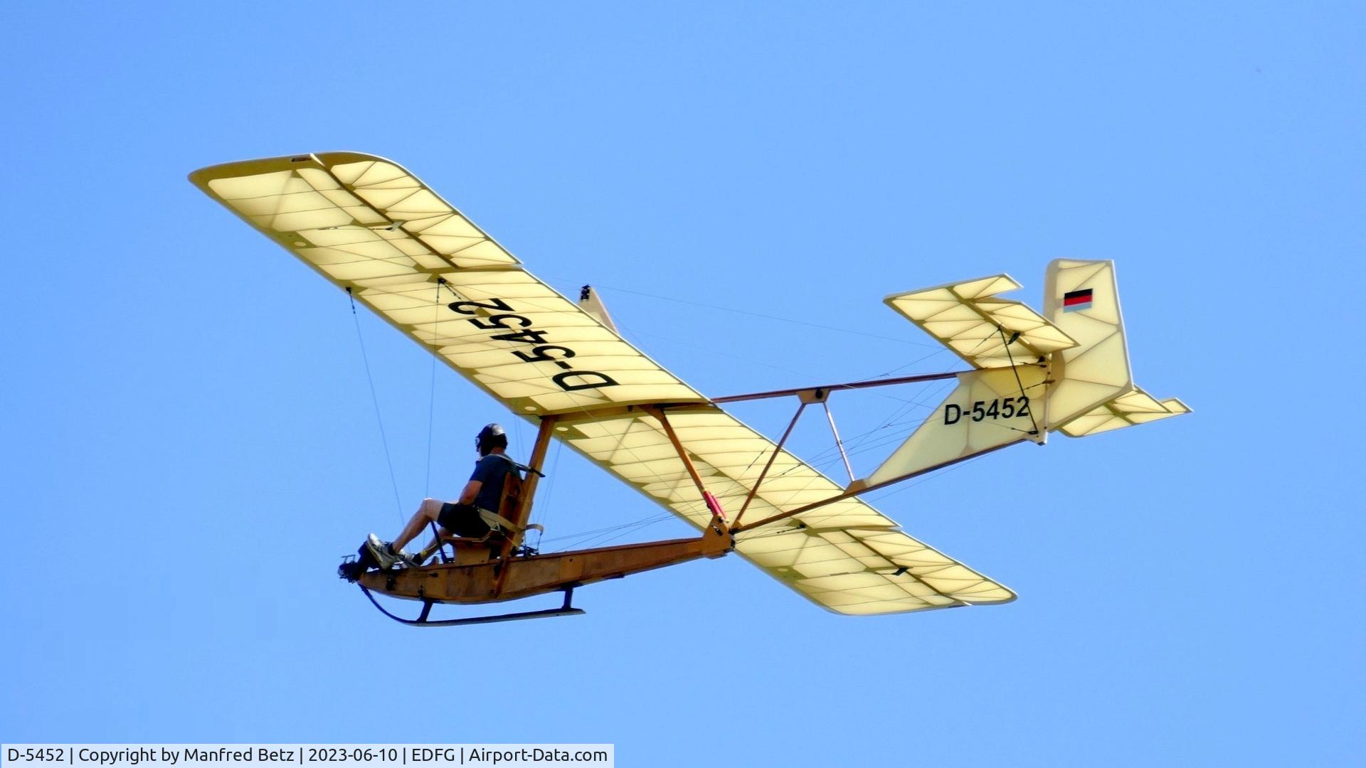 D-5452, 1963 Schleicher Ka-8B C/N 8212, airfield kerwe