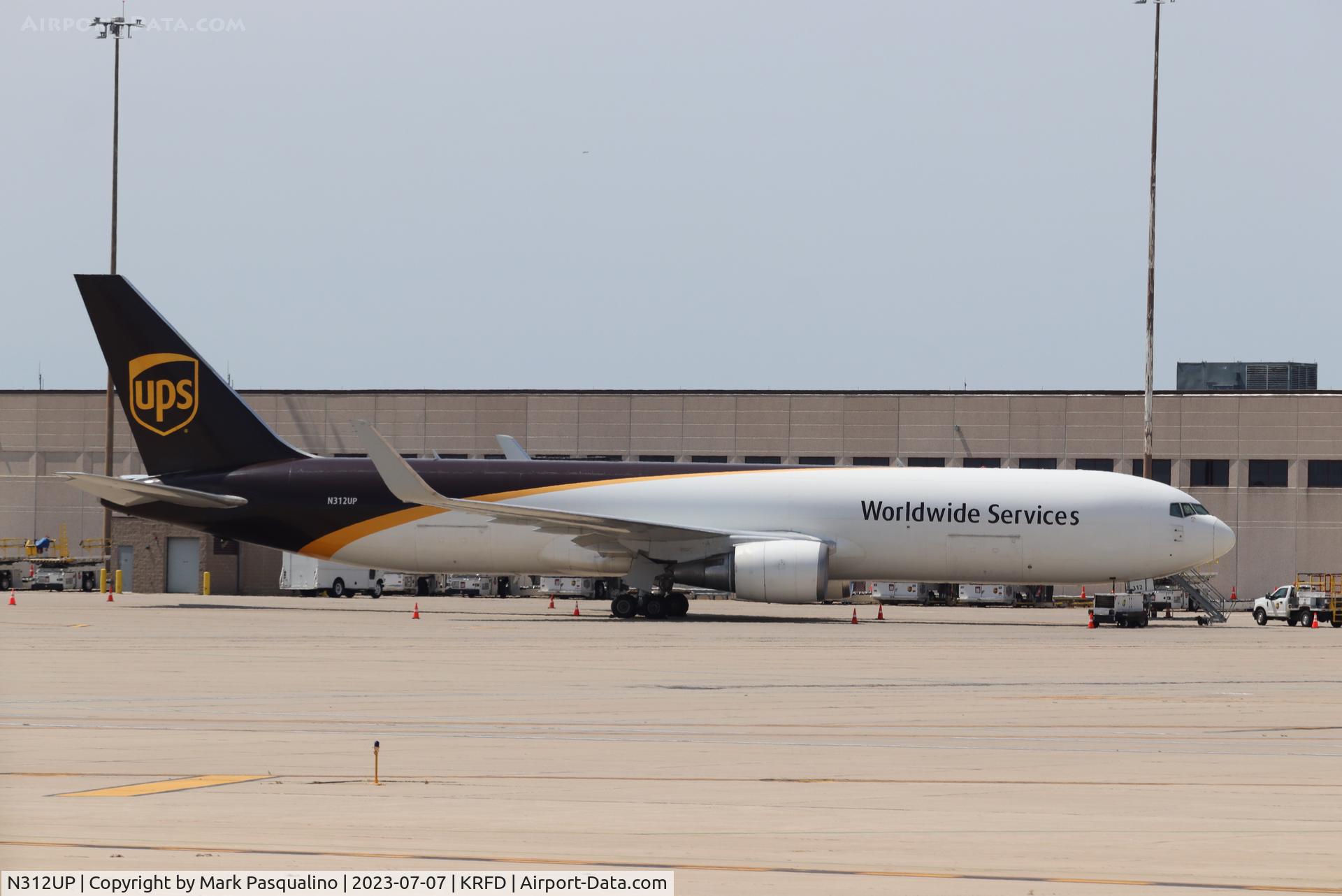 N312UP, 1996 Boeing 767-34AF C/N 27763, Boeing 767-34AF