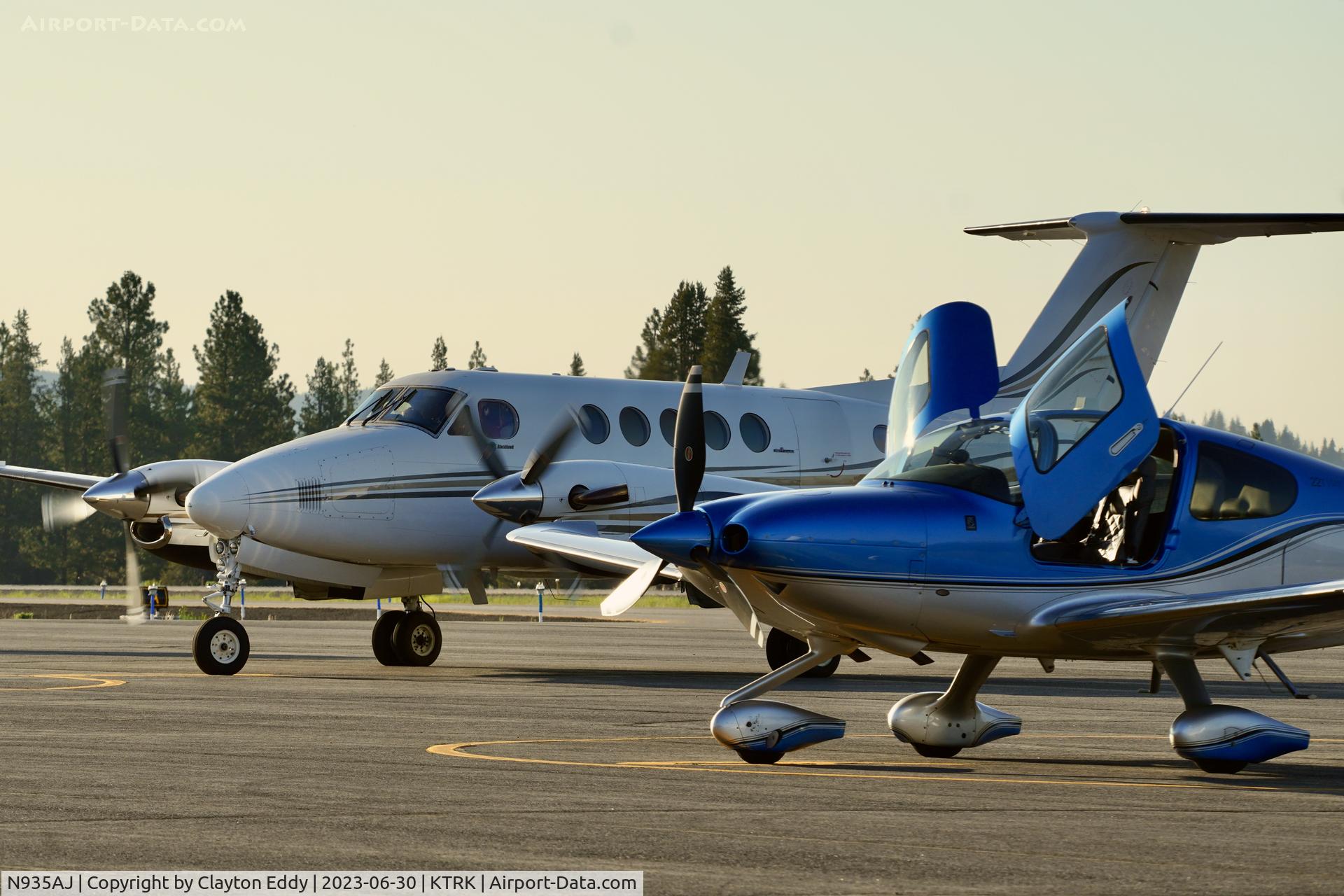 N935AJ, 1981 Beech B200 King Air C/N BB-935, Truckee Tahoe airport in California 2023.
