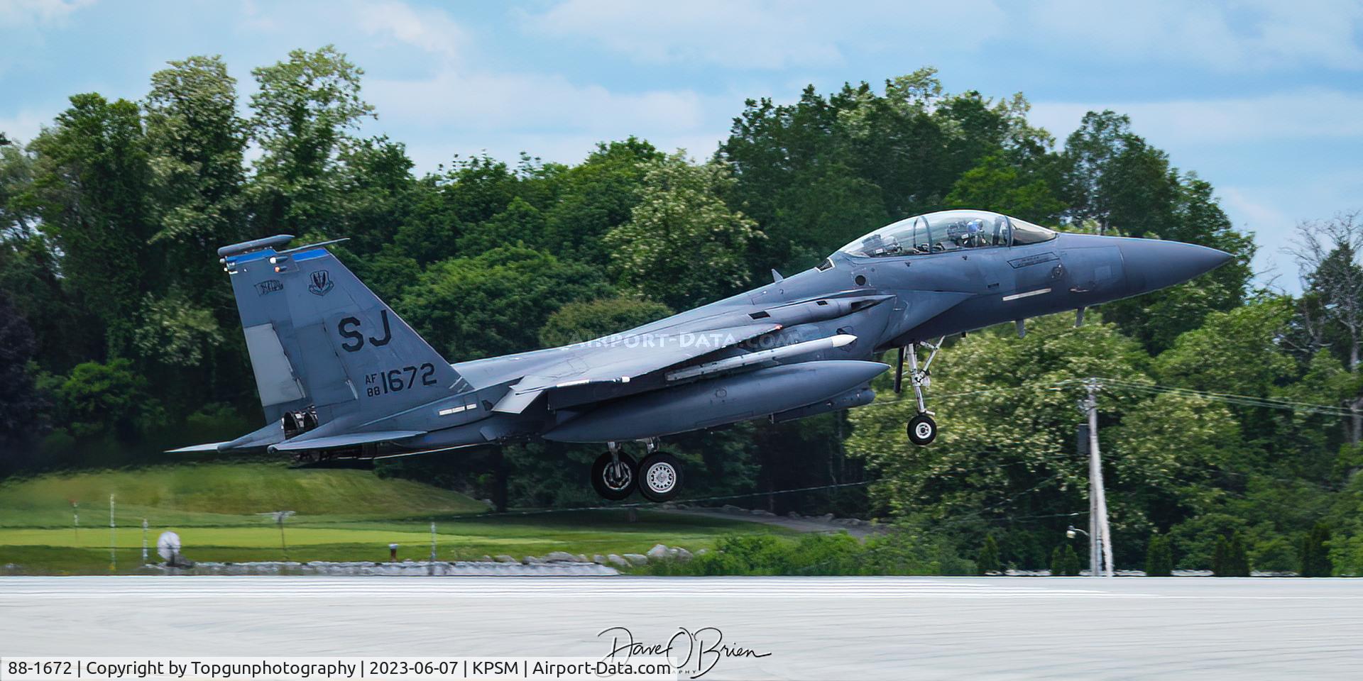 88-1672, 1988 McDonnell Douglas F-15E Strike Eagle C/N 1081/E056, BREAD11 returns from it's morning sortie