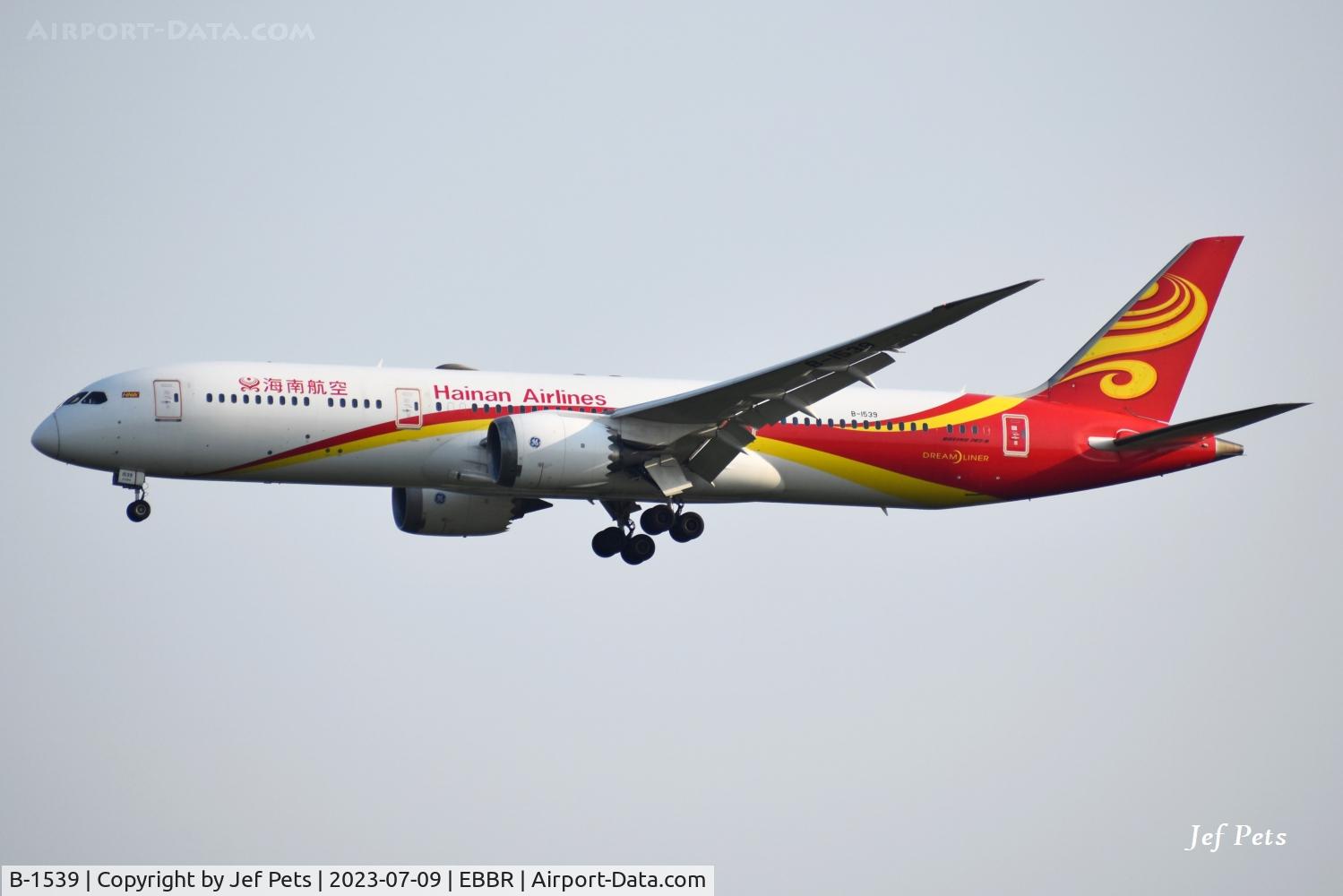 B-1539, 2016 Boeing 787-94P Dreamliner C/N 60284, On final to rwy 25L.
